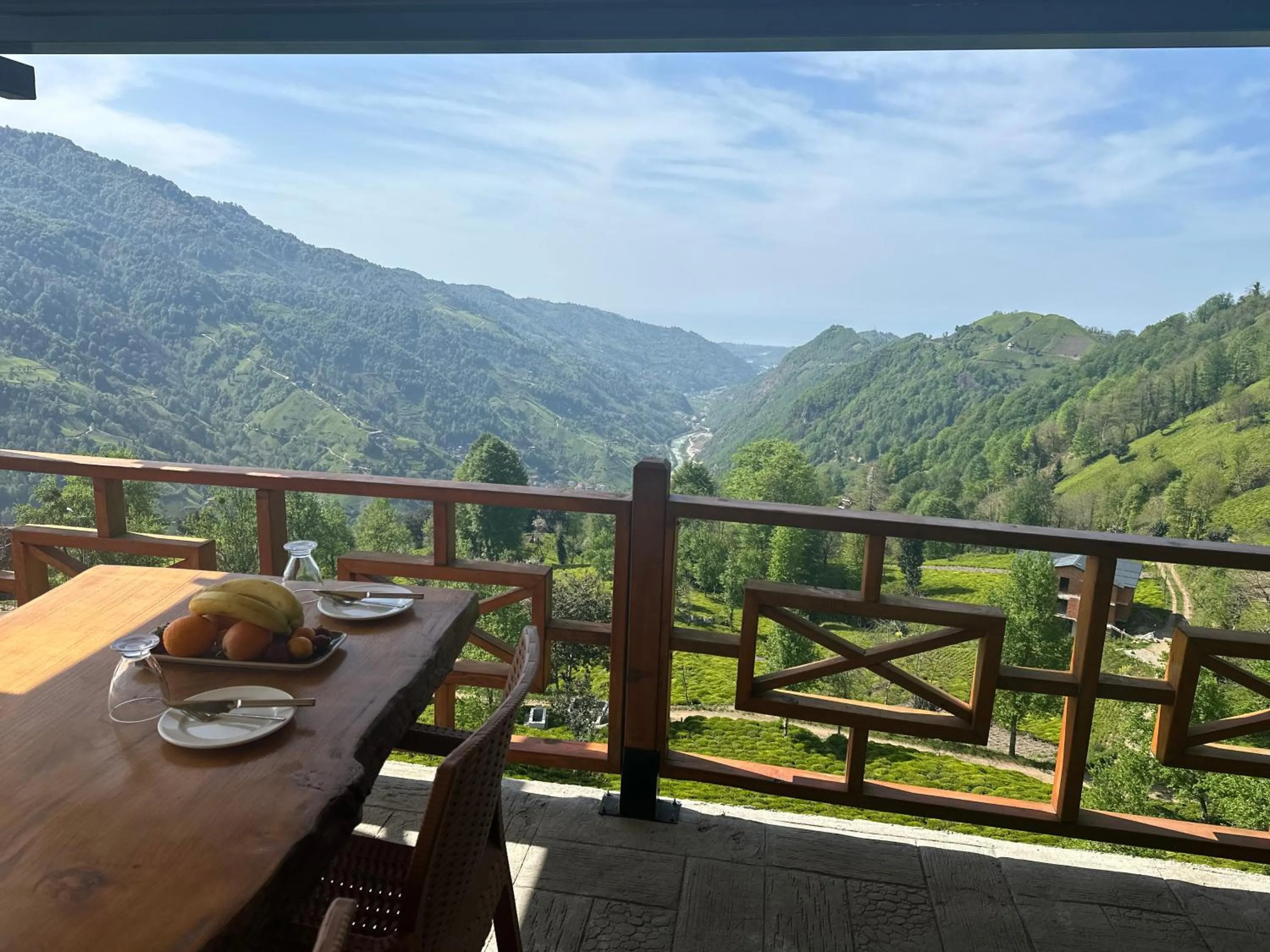 Restaurant/places to eat in PUGARi HOTEL