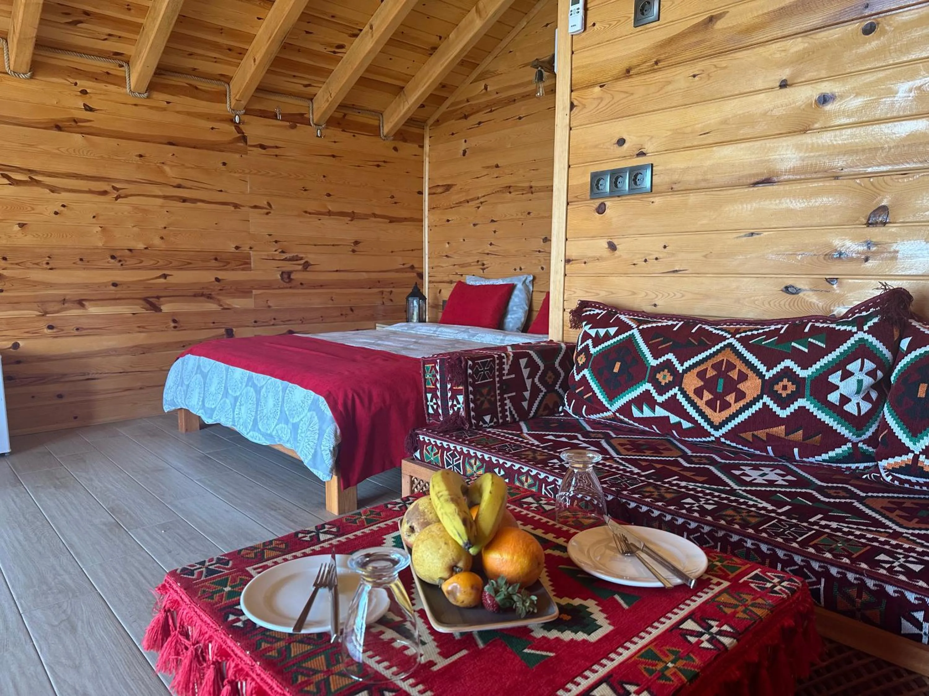 Property building, Bed in PUGARi HOTEL