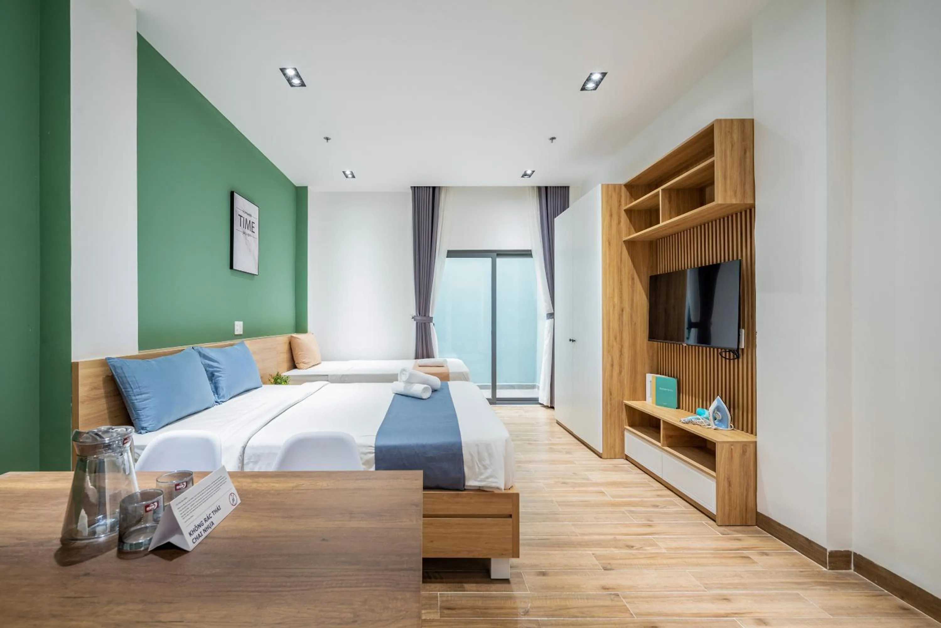 Communal lounge/ TV room, Bed in Cozrum Home - Daisy House