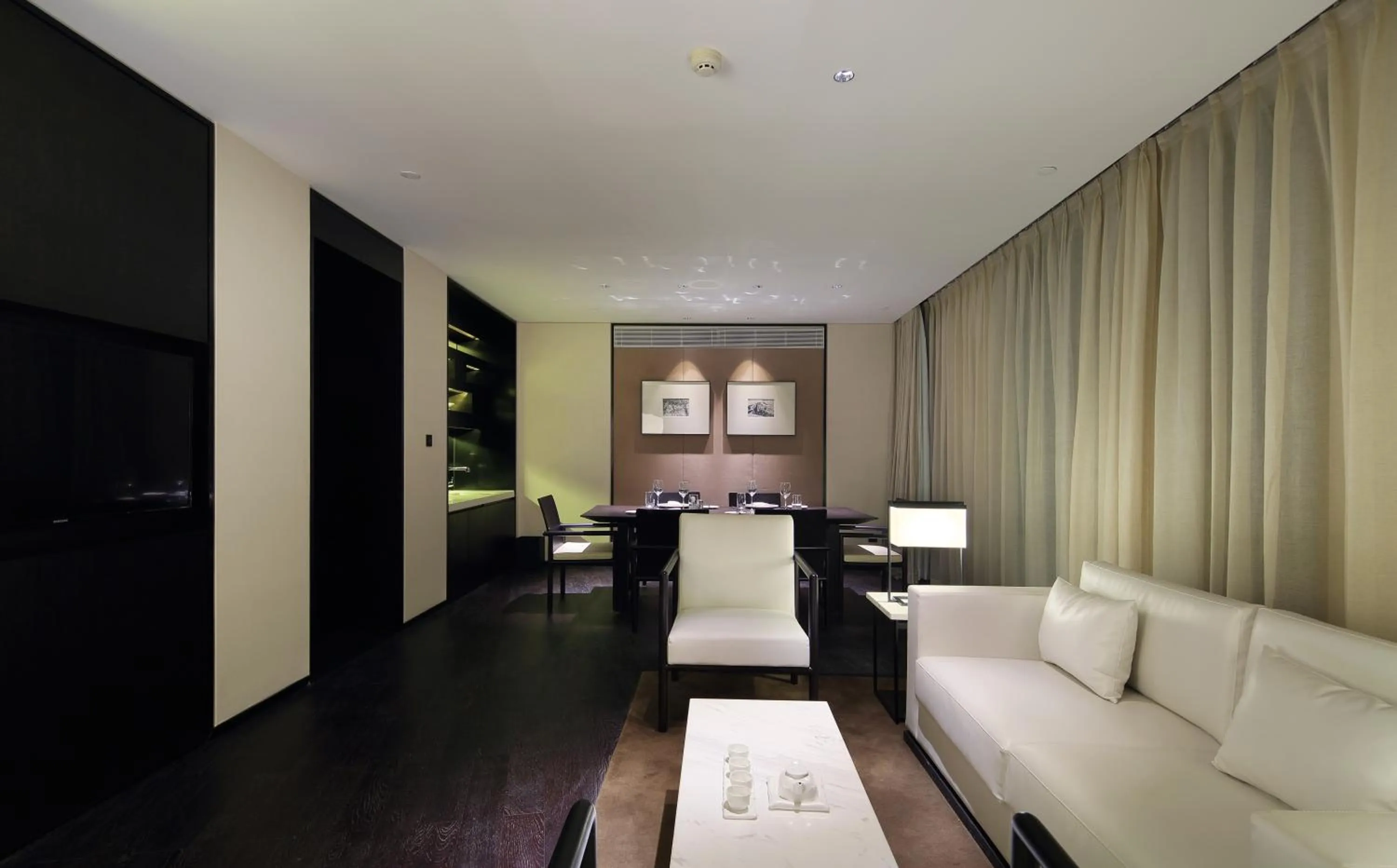 TV and multimedia in Wuhan Ziyuan Hotel