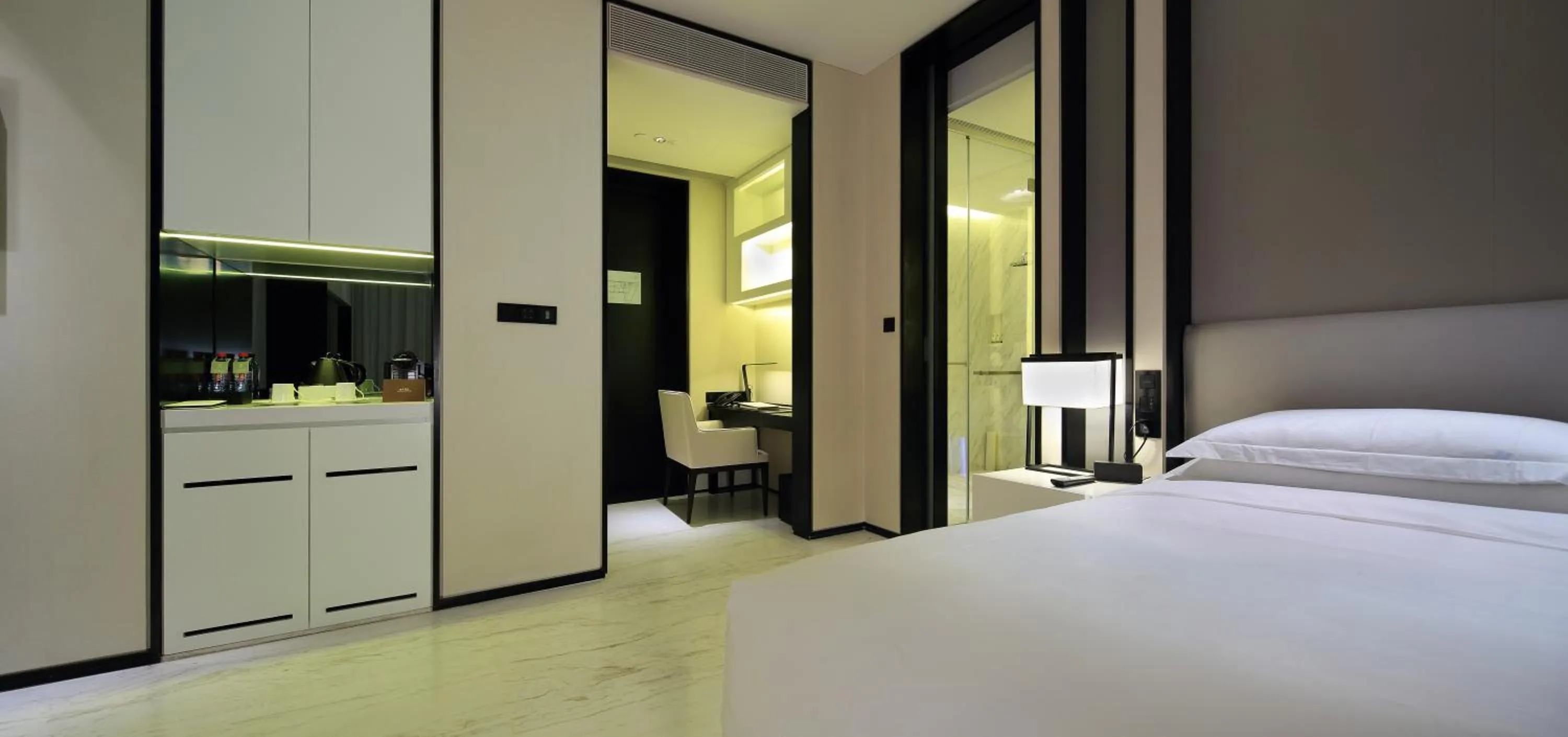 Bed in Wuhan Ziyuan Hotel