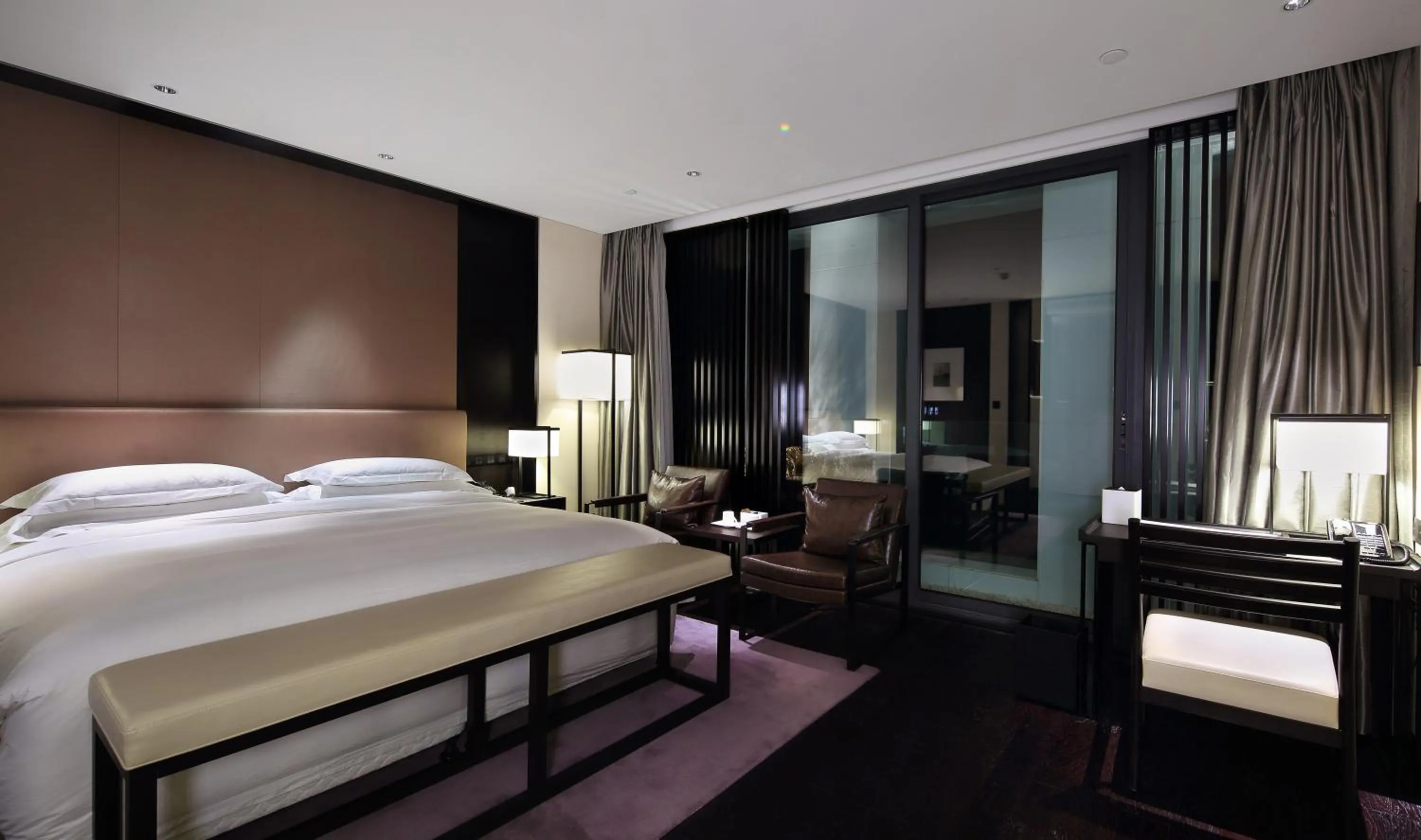 Bed in Wuhan Ziyuan Hotel