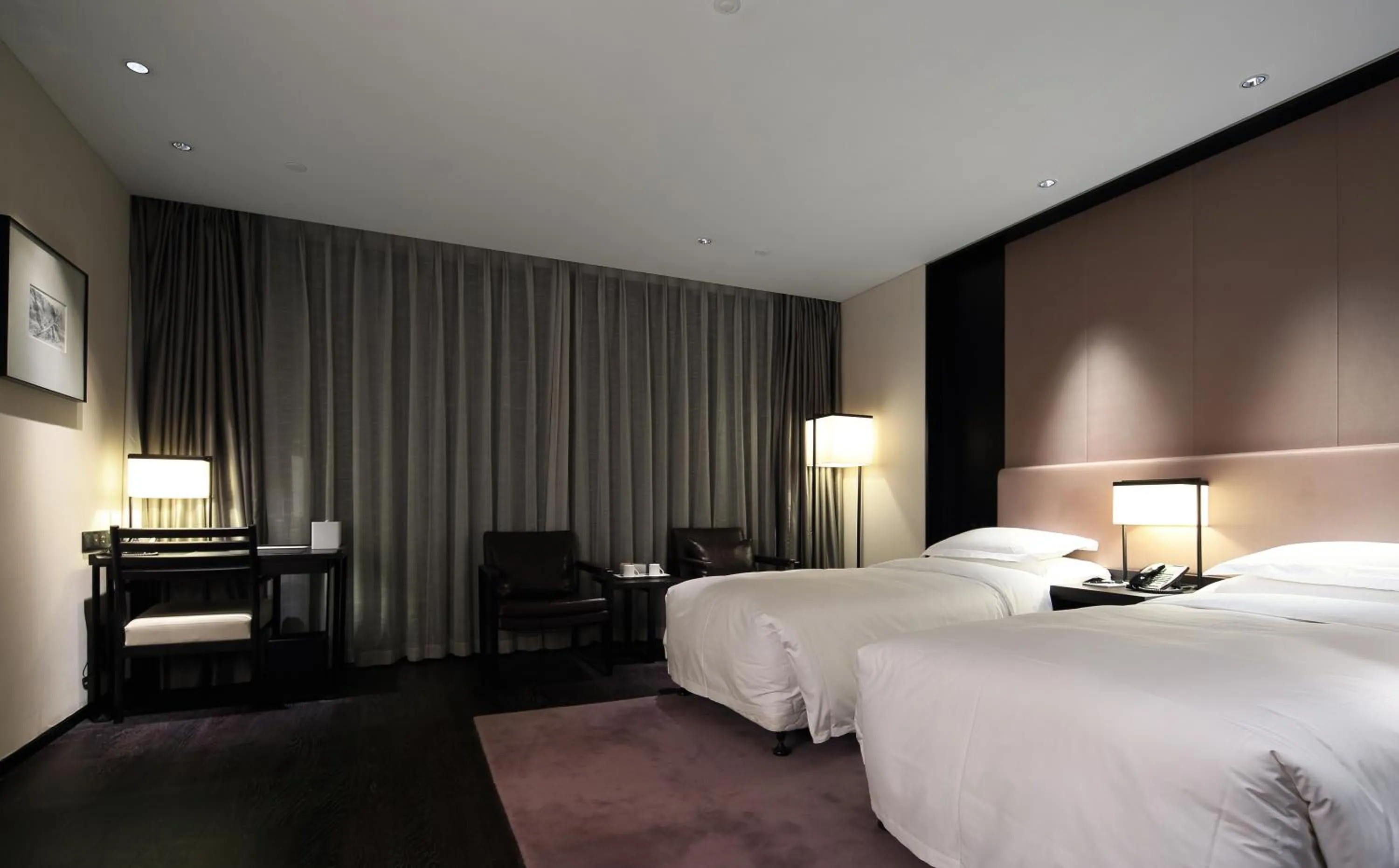 Photo of the whole room, Bed in Wuhan Ziyuan Hotel