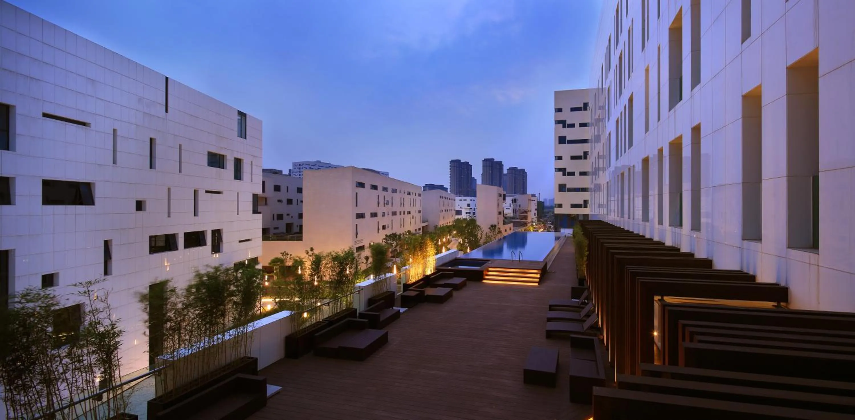 Night in Wuhan Ziyuan Hotel