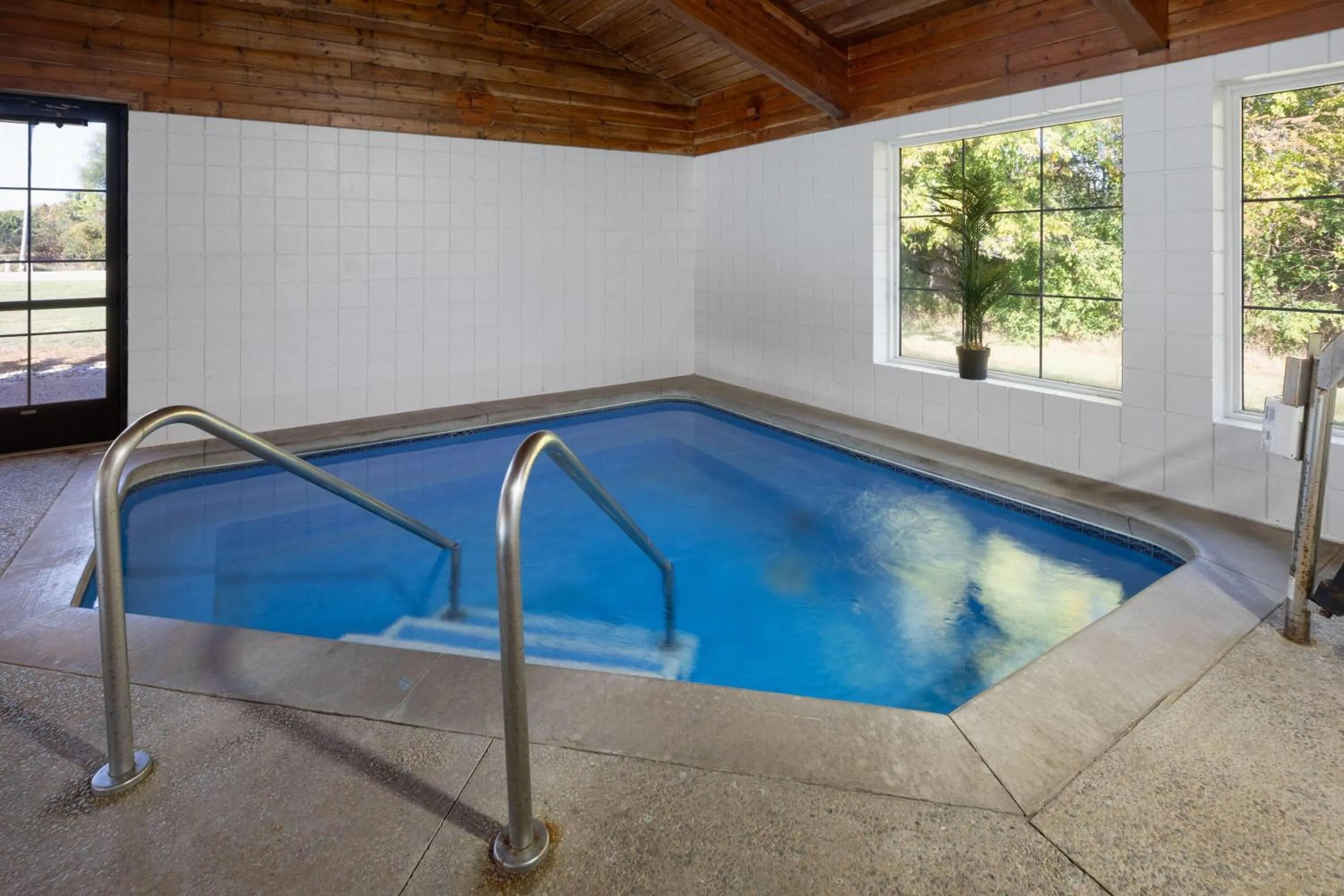 Hot Tub in AmericInn by Wyndham Douglas/Saugatuck