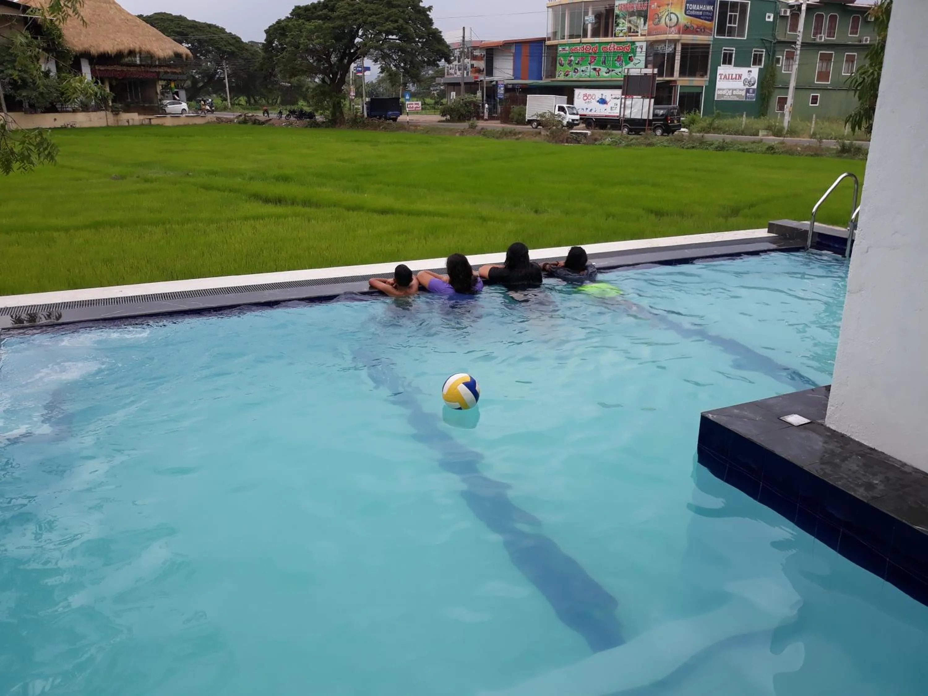 Swimming pool in Traveller's Home Hotel