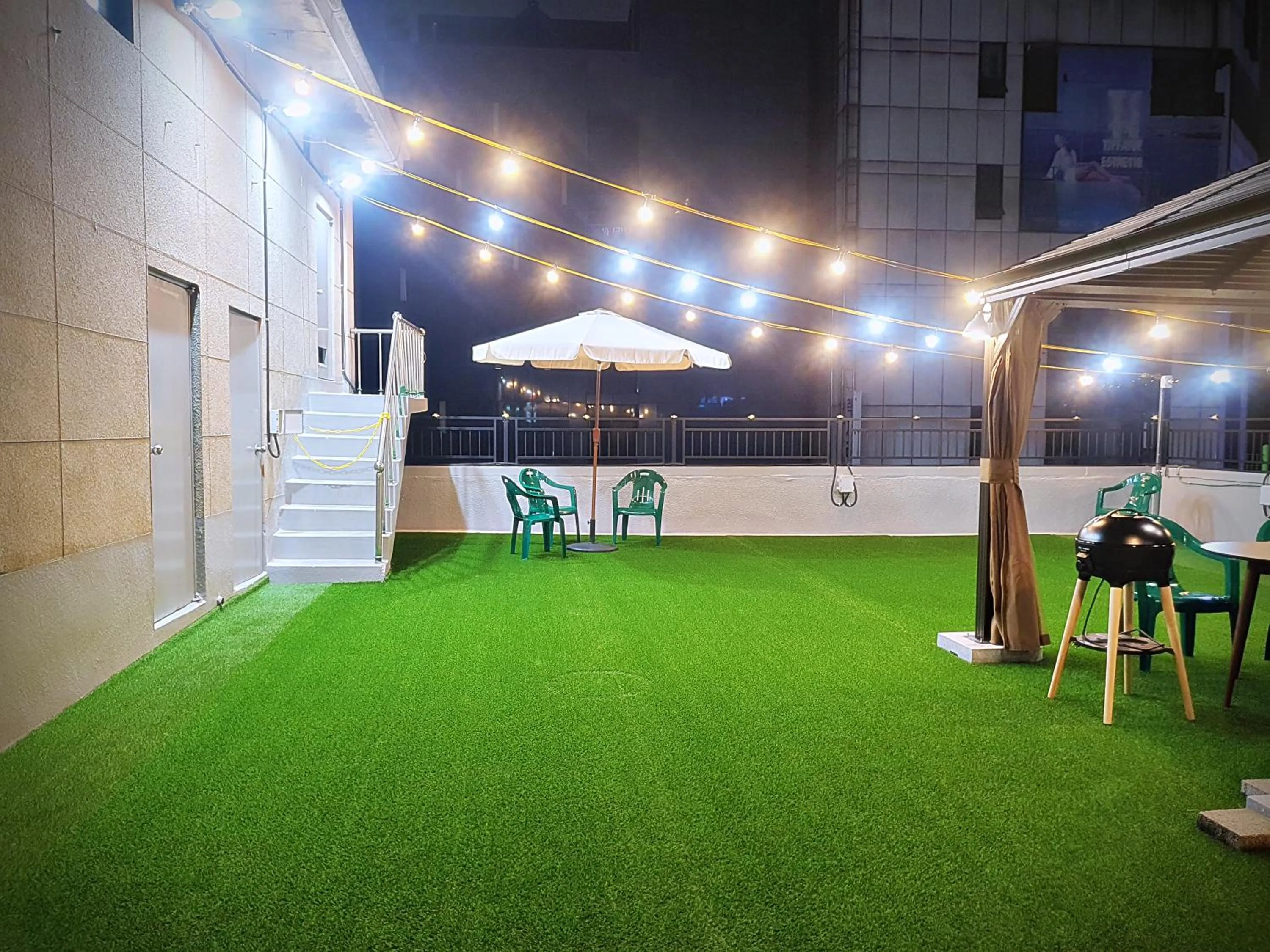 BBQ facilities in Bluebird Hotel