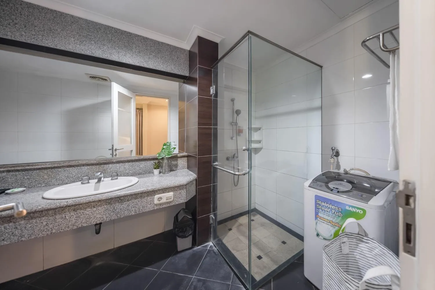 Shower in Cove Ottenville Boutique Hotel