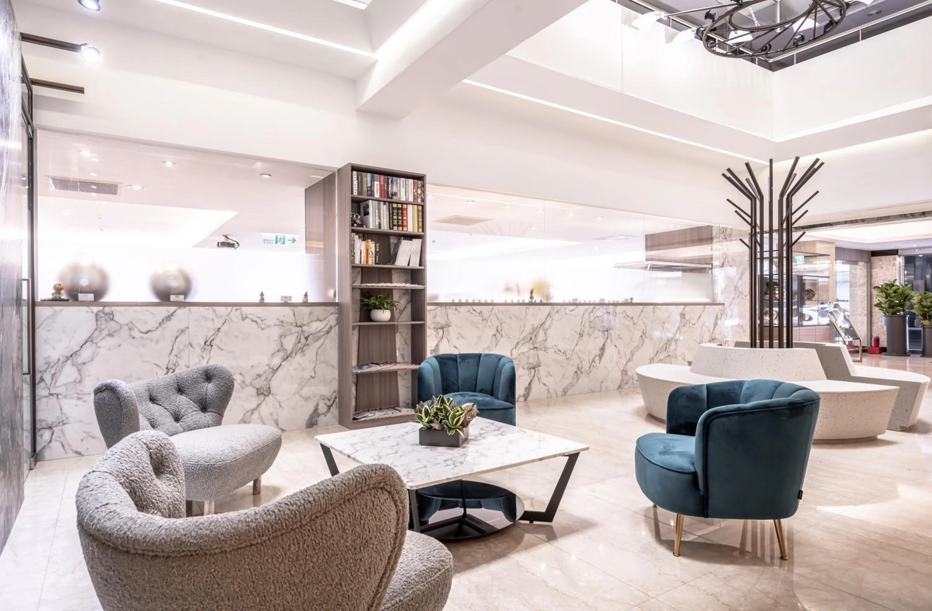 Communal lounge/ TV room in Hotel Bonza