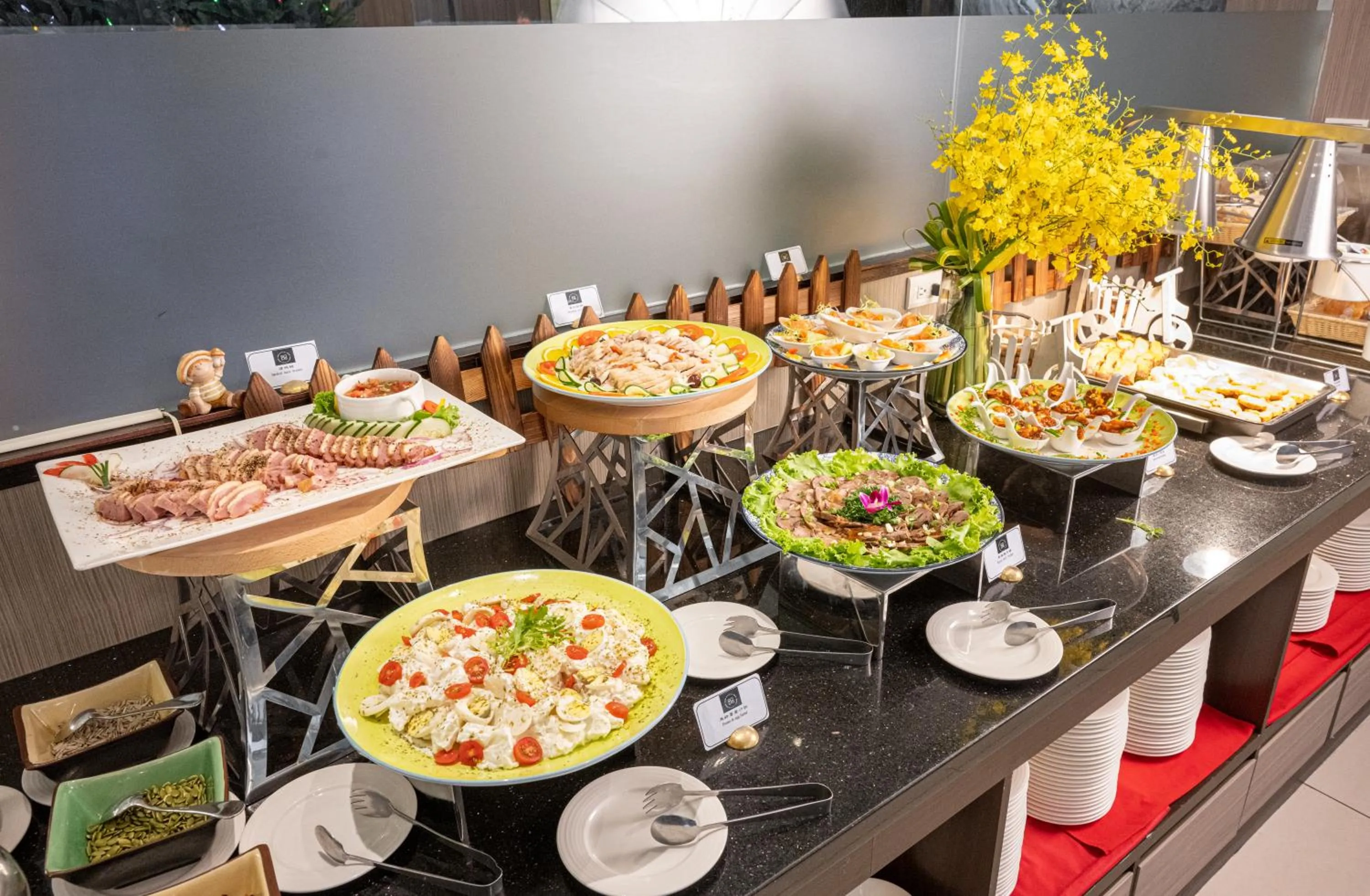 Buffet breakfast in Hotel Bonza