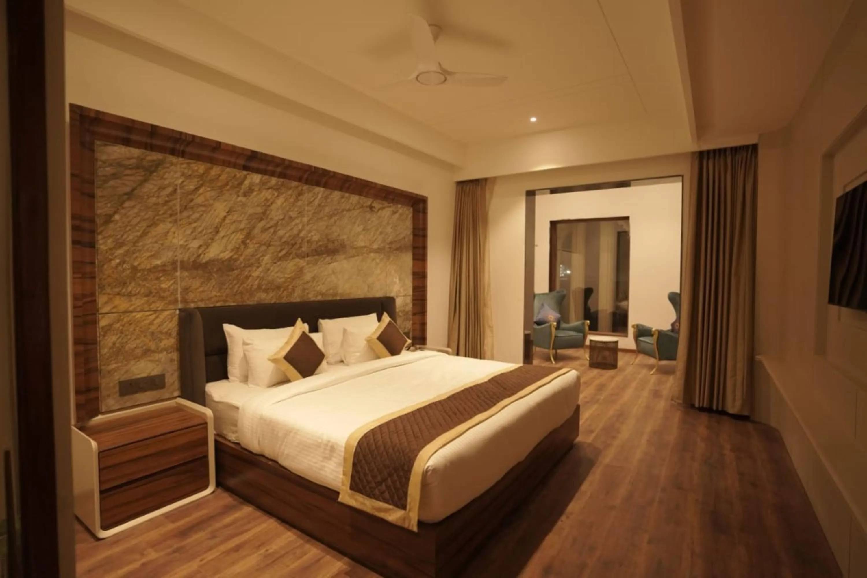 Bedroom, Bed in Classic Sapphire Ananta Bundi