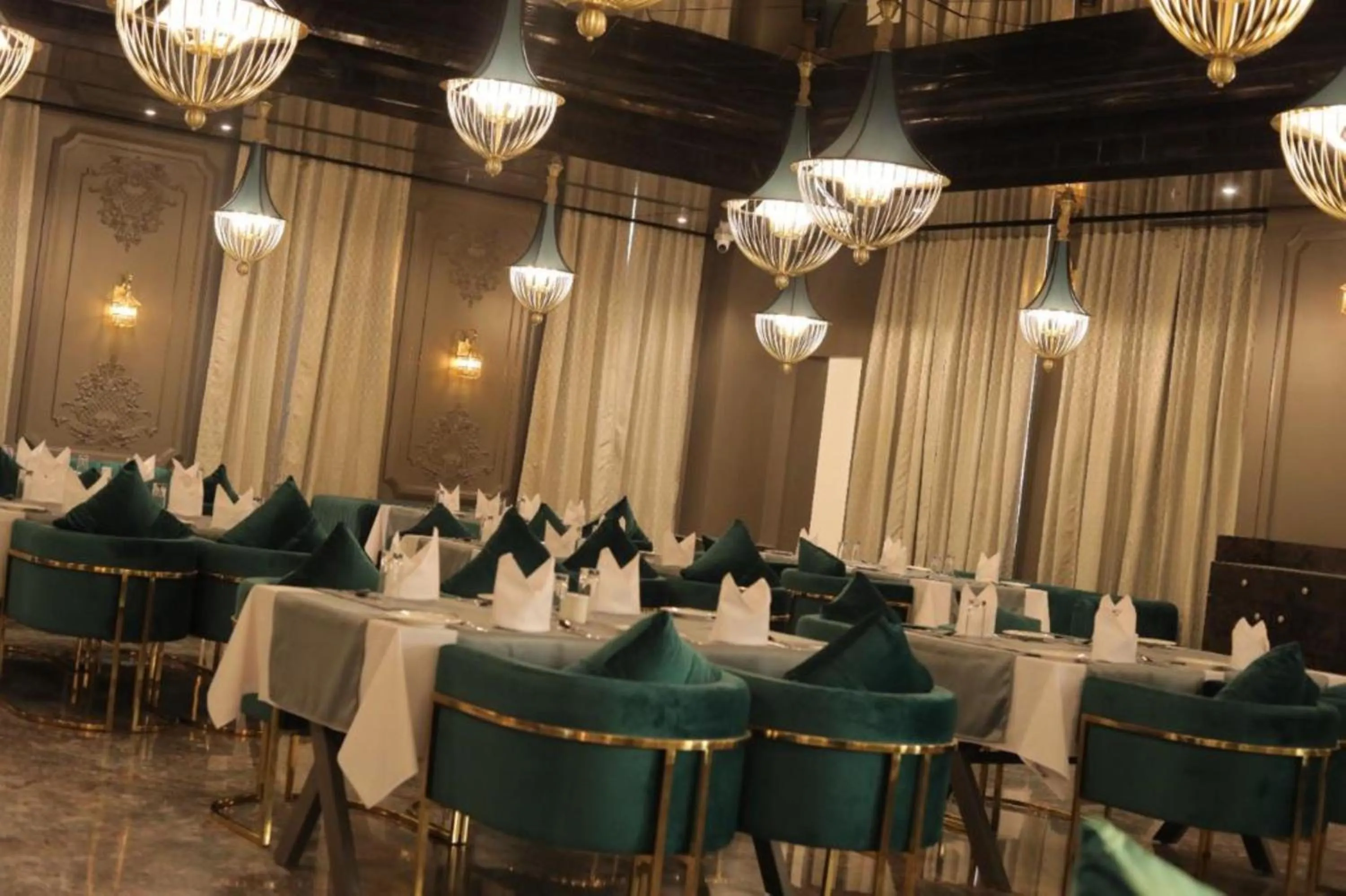 Restaurant/places to eat in Classic Sapphire Ananta Bundi