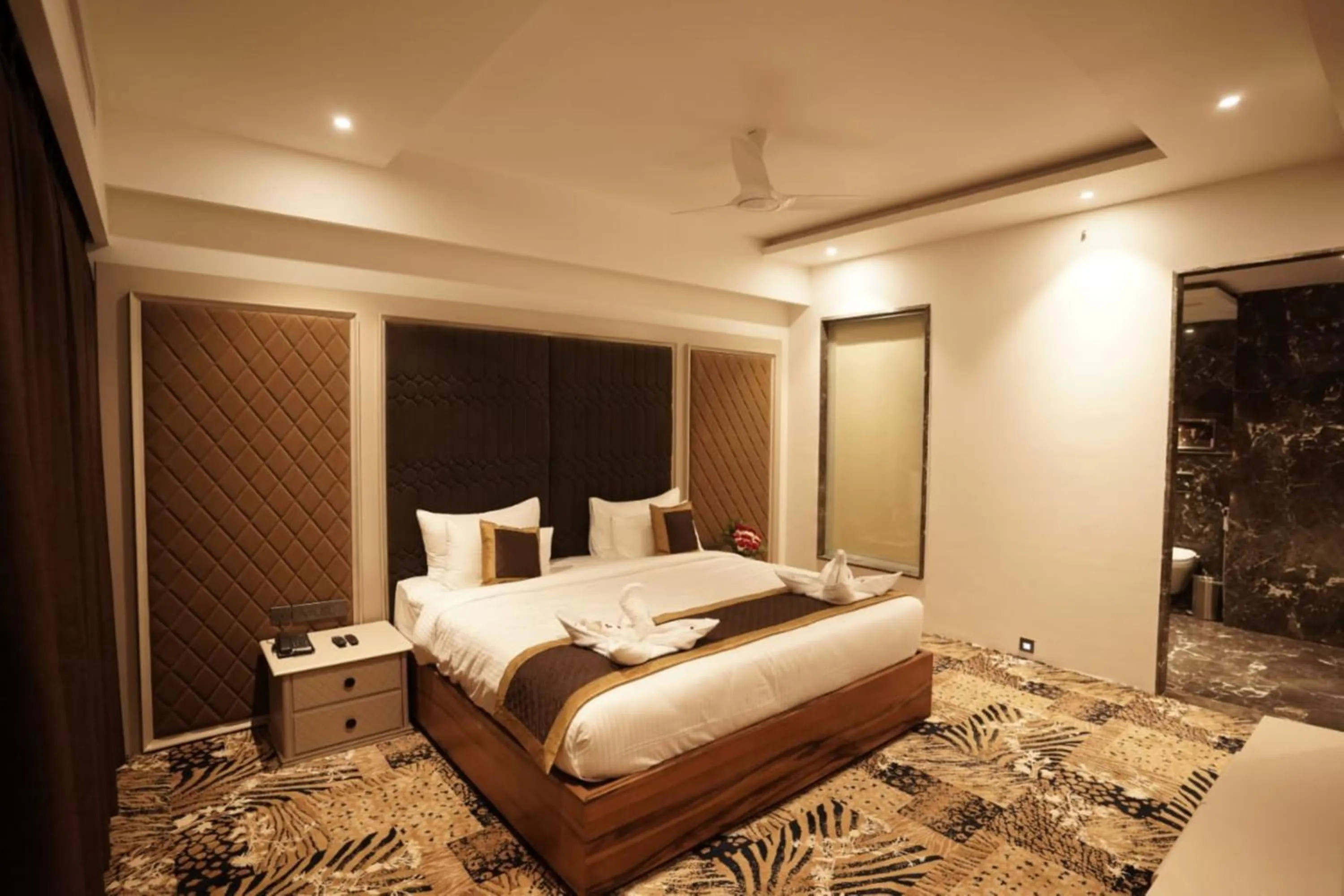 Bed in Classic Sapphire Ananta Bundi