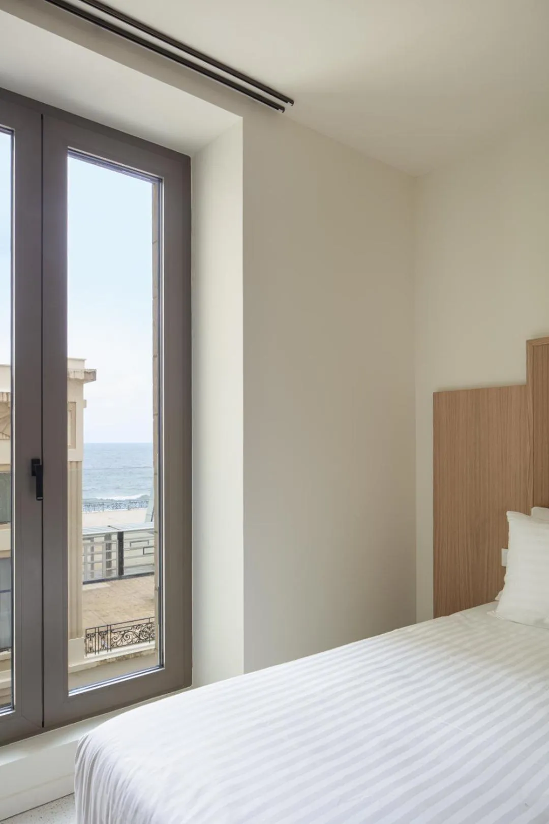 Bed in Hôtel La Suite