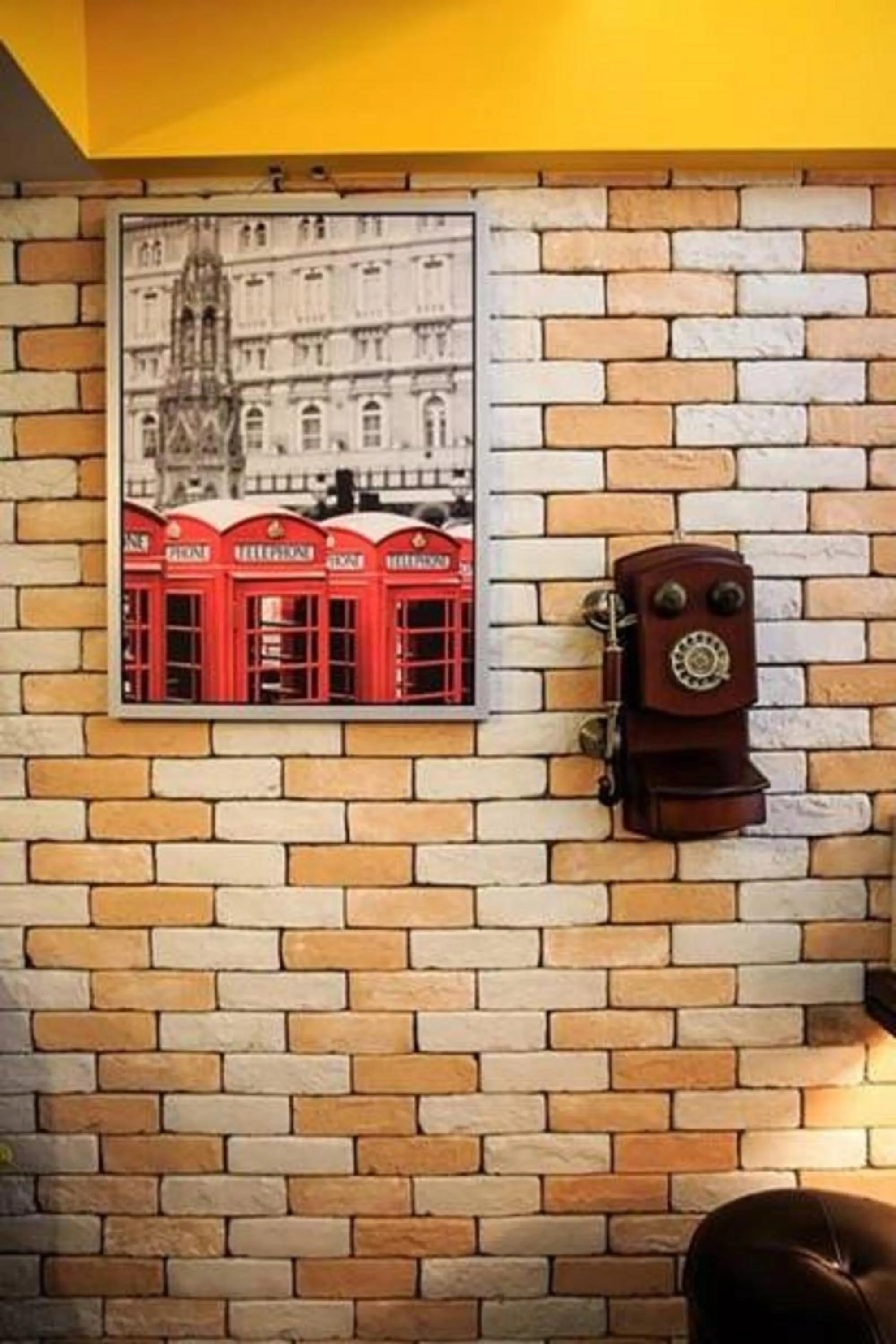 Communal lounge/ TV room in Mystery13