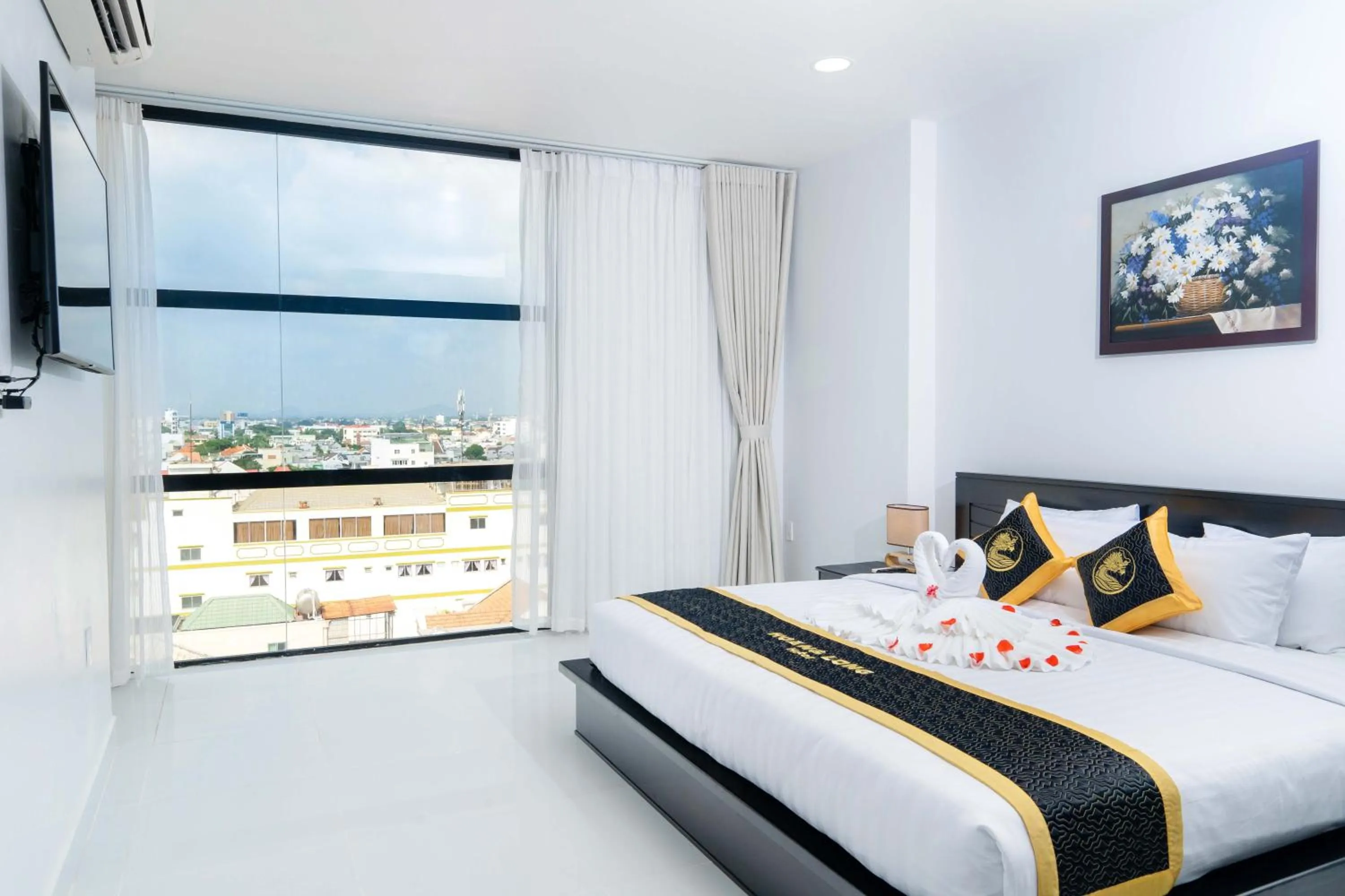 Bed in Hoang Long Hotel Phan Thiết