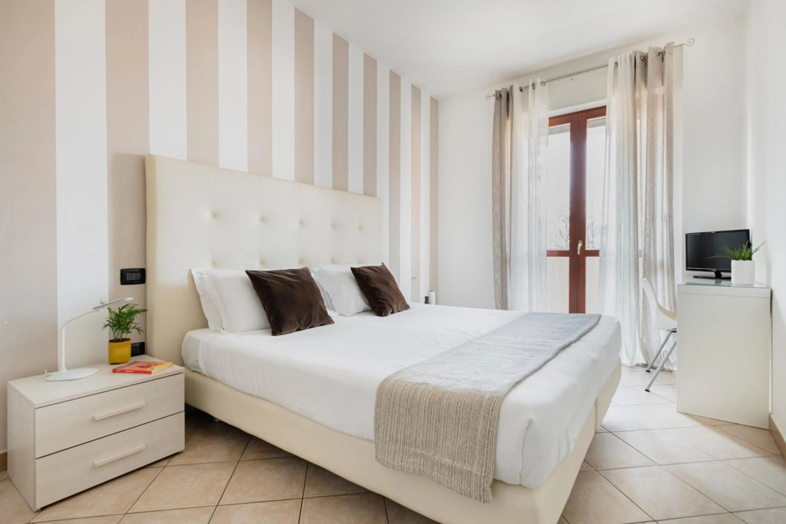 Bedroom, Bed in HQ Aparthotel Milano Inn - Smart Suites