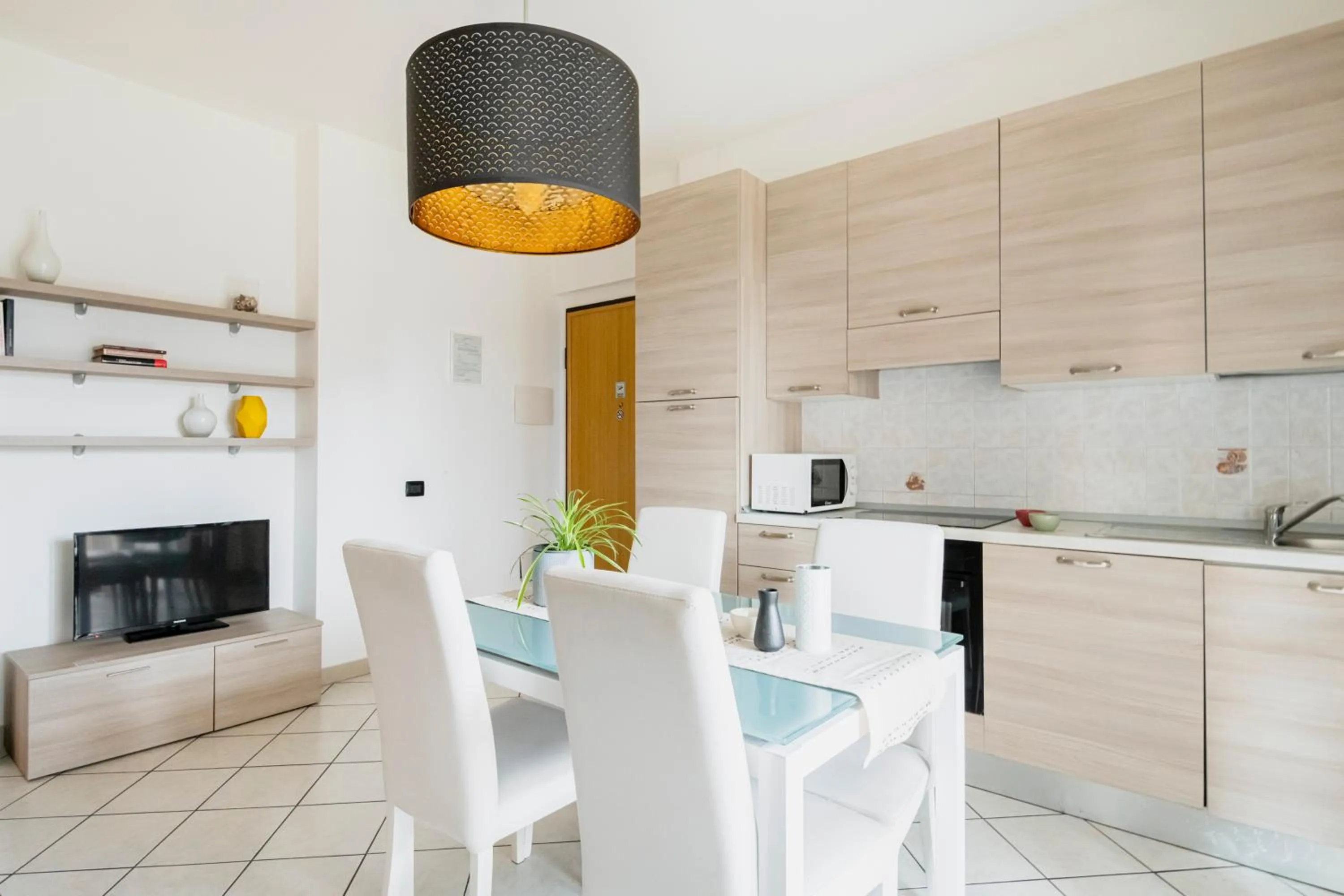 Dining area in HQ Aparthotel Milano Inn - Smart Suites