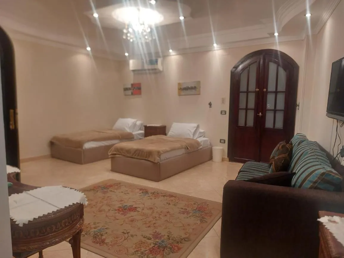 Bedroom in Queen of the pyramids hotel