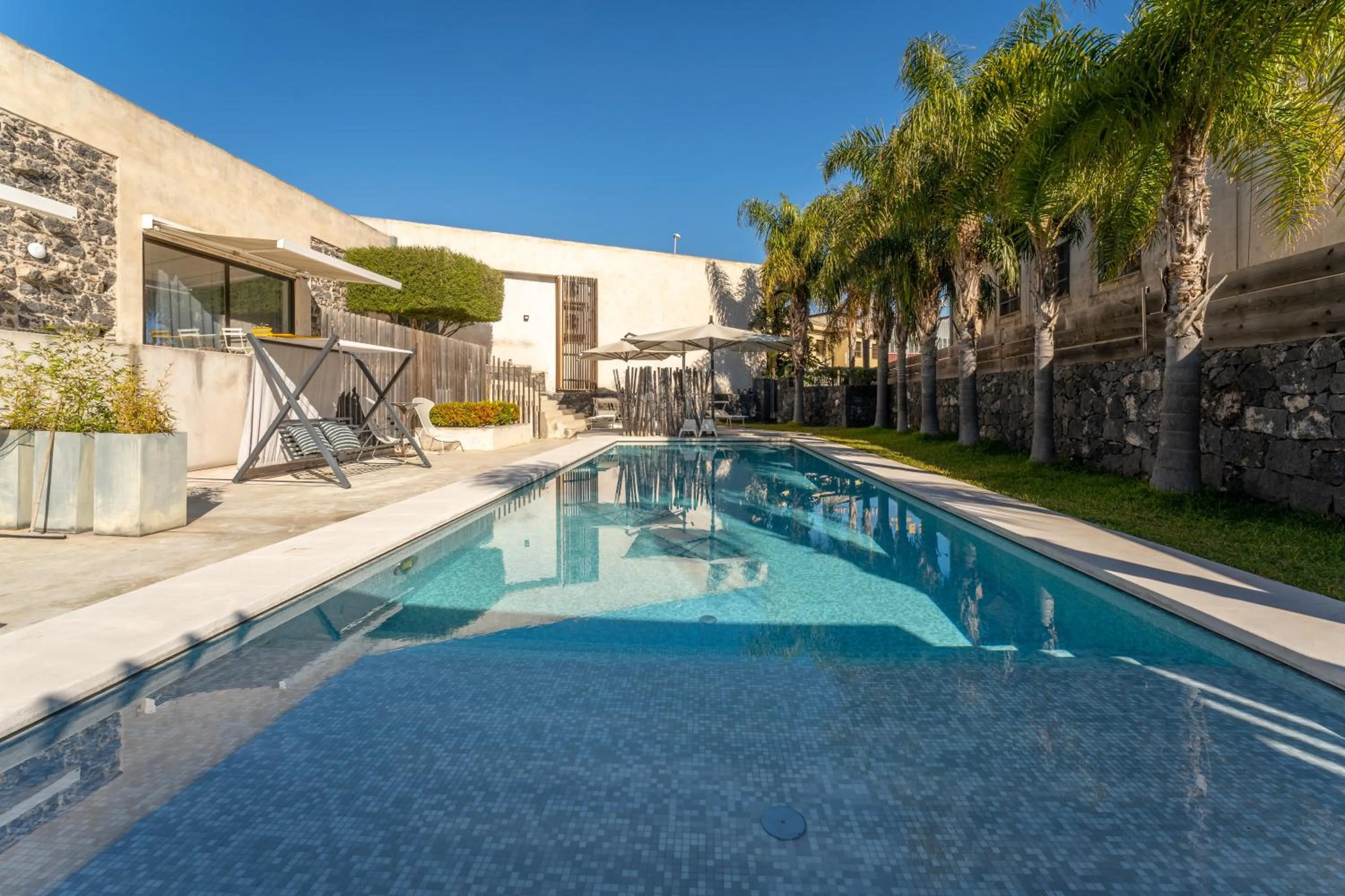 Pool view in Sciara Biscari B&B