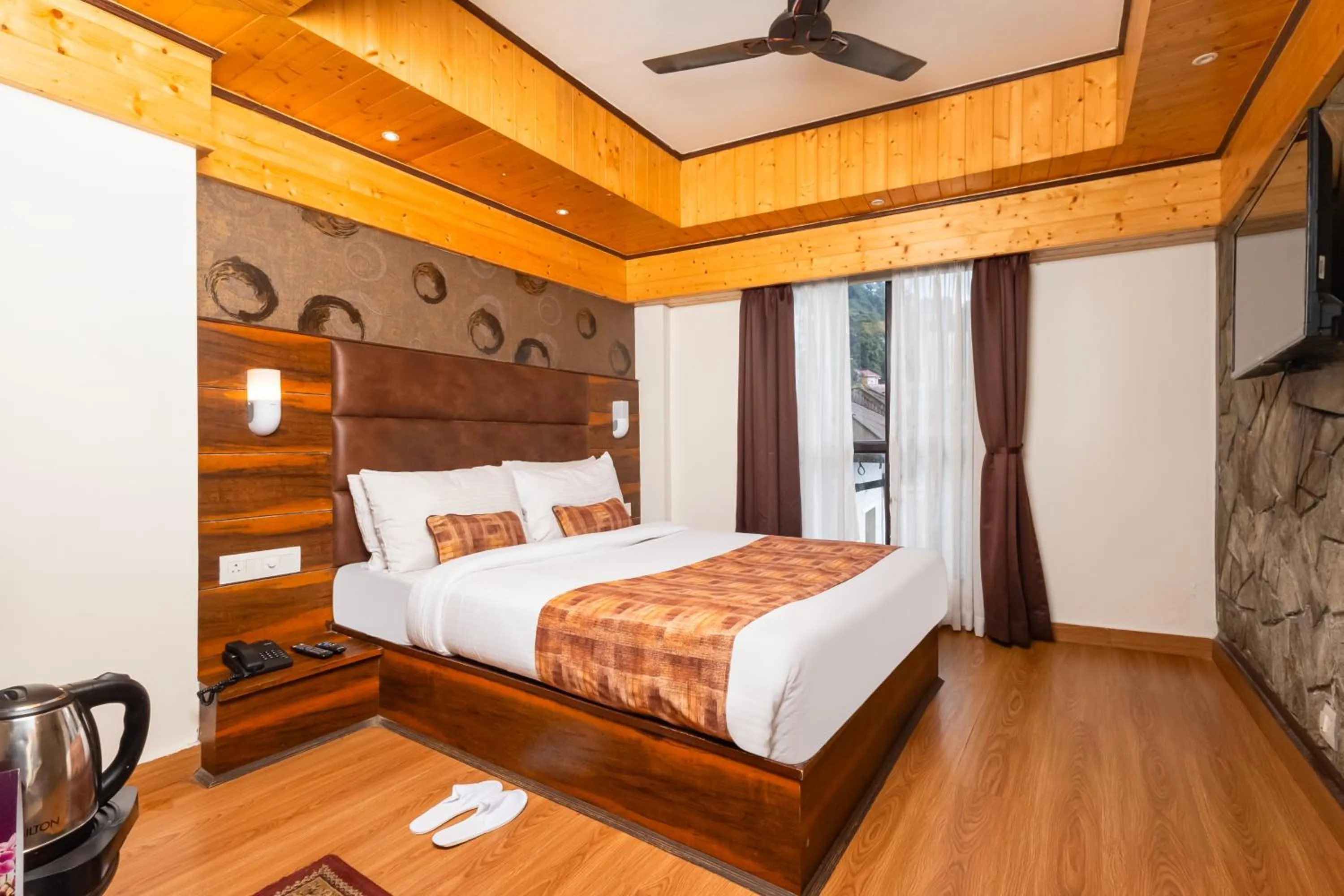 Bedroom, Bed in Sumitel Queens Yard