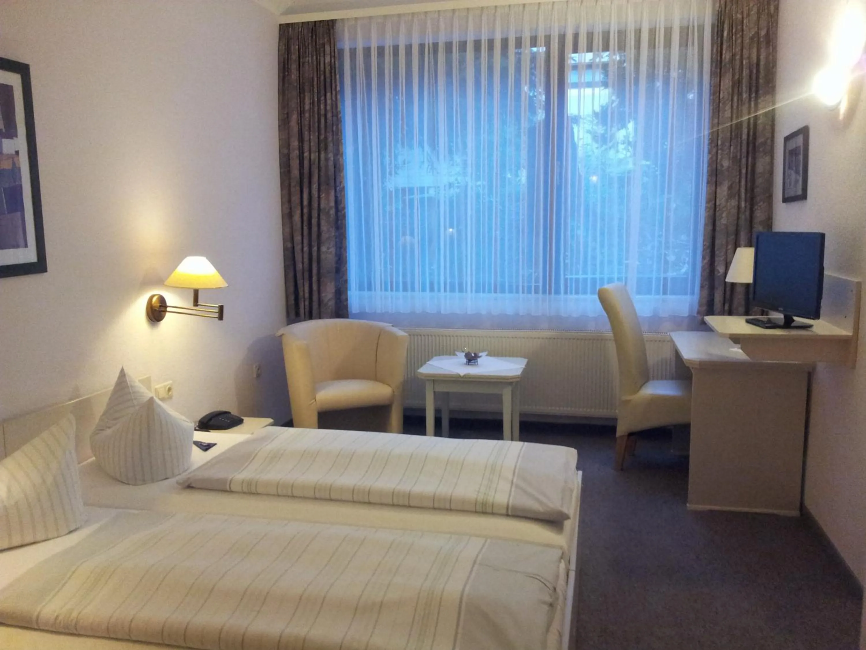 Day, Bed in Hotel Stadt Witzenhausen