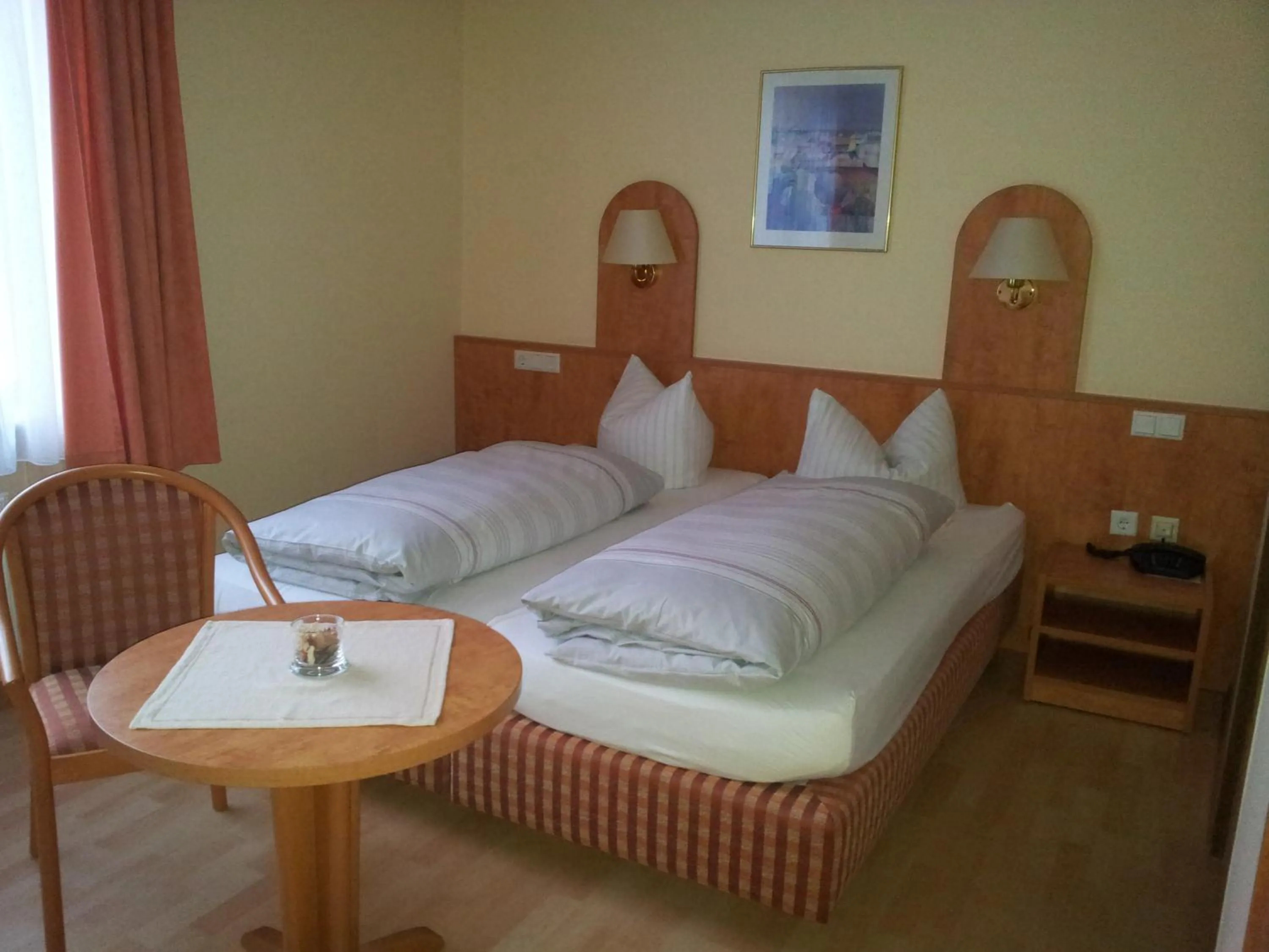 Photo of the whole room, Bed in Hotel Stadt Witzenhausen