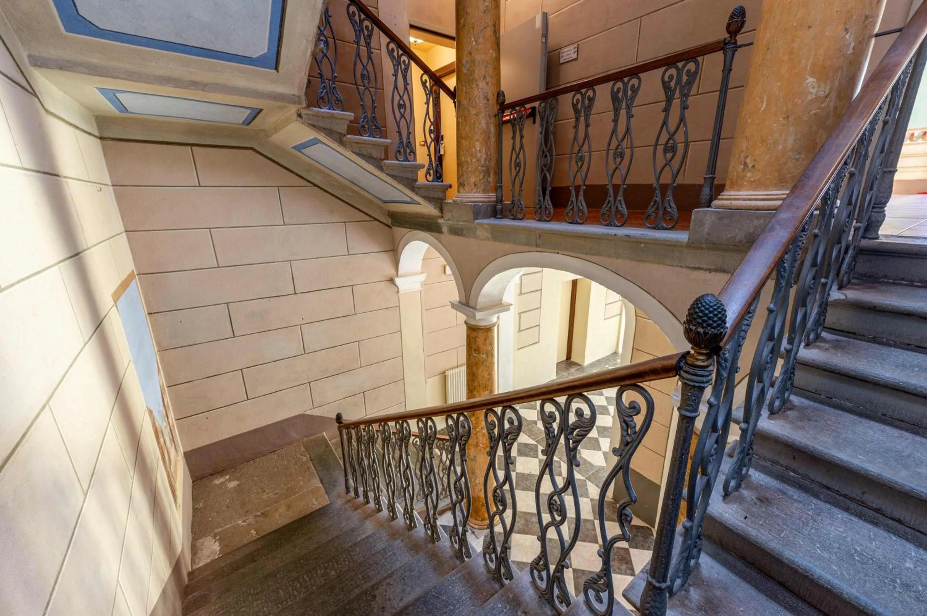 Inner courtyard view in Borgo San Martino - Residence Hotel & SPA
