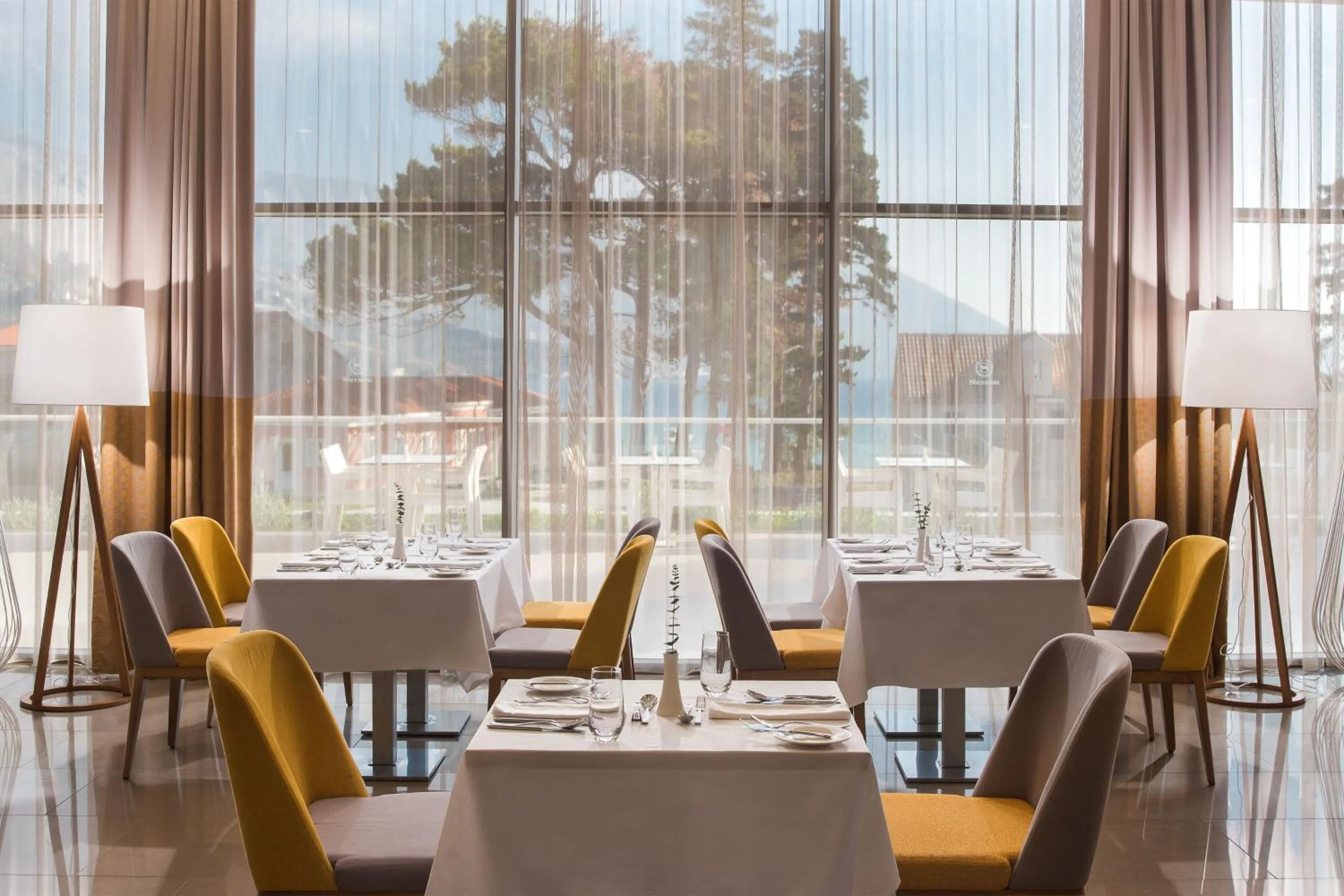 Restaurant/places to eat in Sheraton Dubrovnik Riviera Hotel