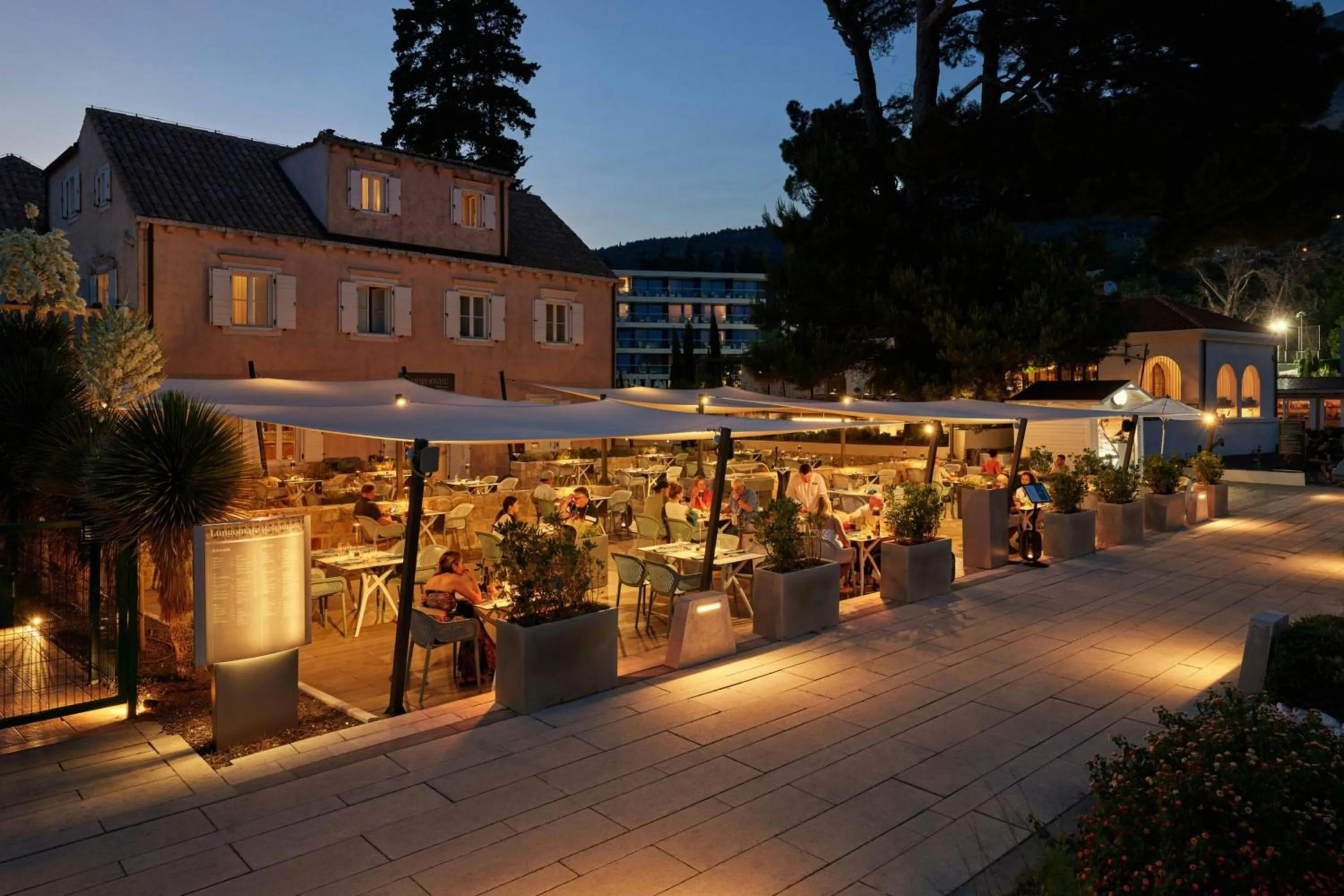 Restaurant/places to eat in Sheraton Dubrovnik Riviera Hotel