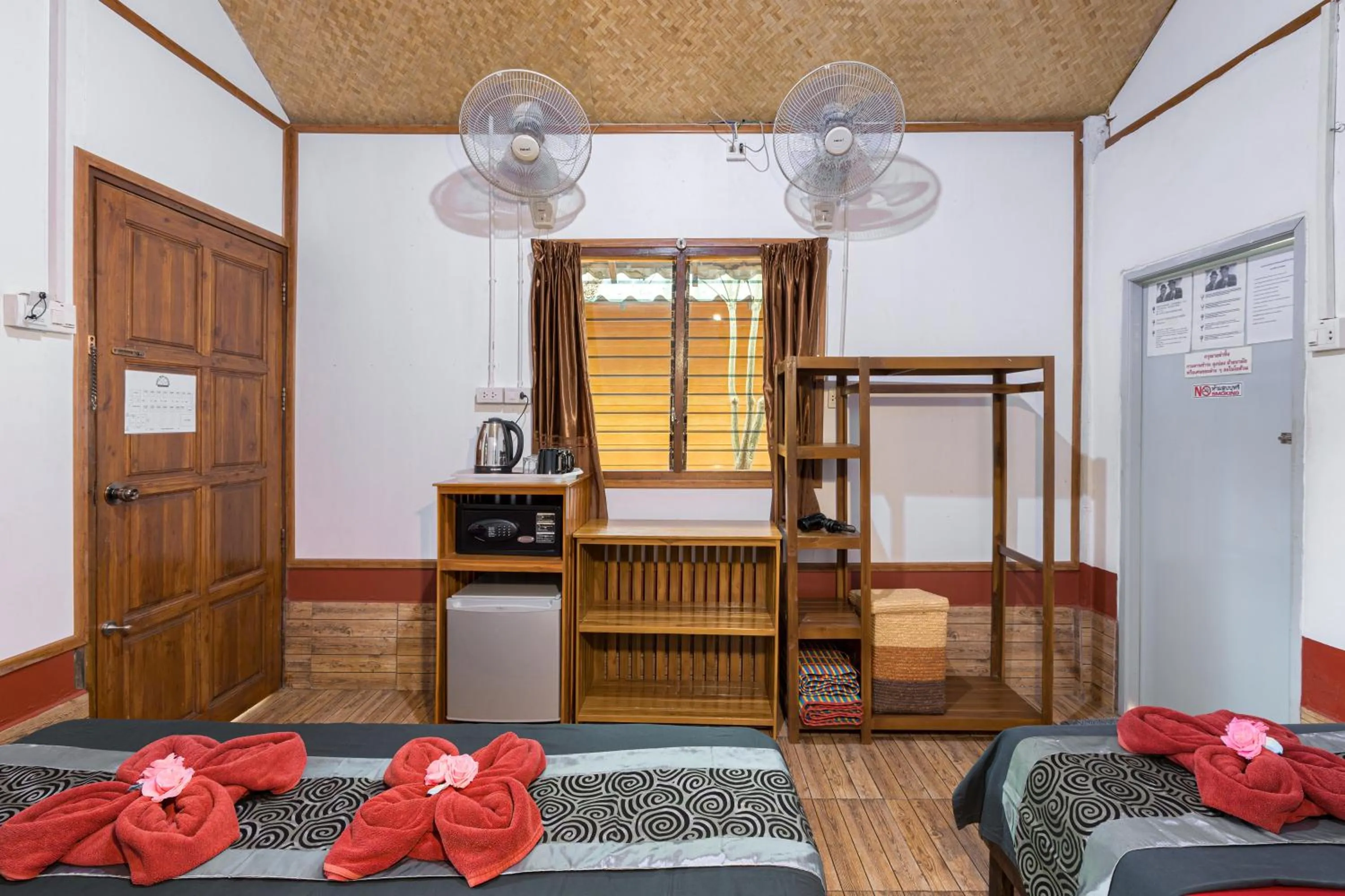 Bedroom, Bed in Family Song Koh Lipe