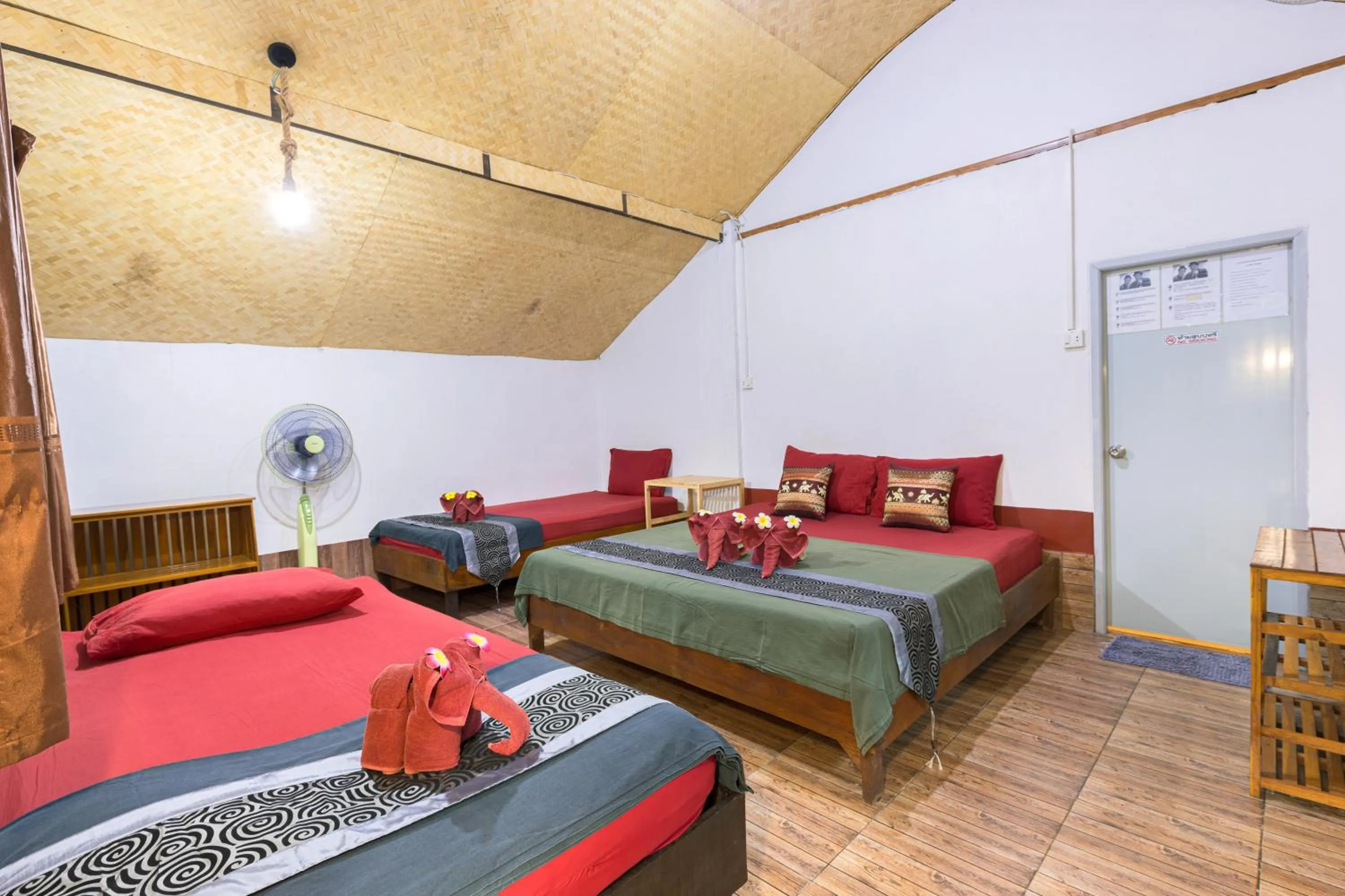 Bedroom, Bed in Family Song Koh Lipe