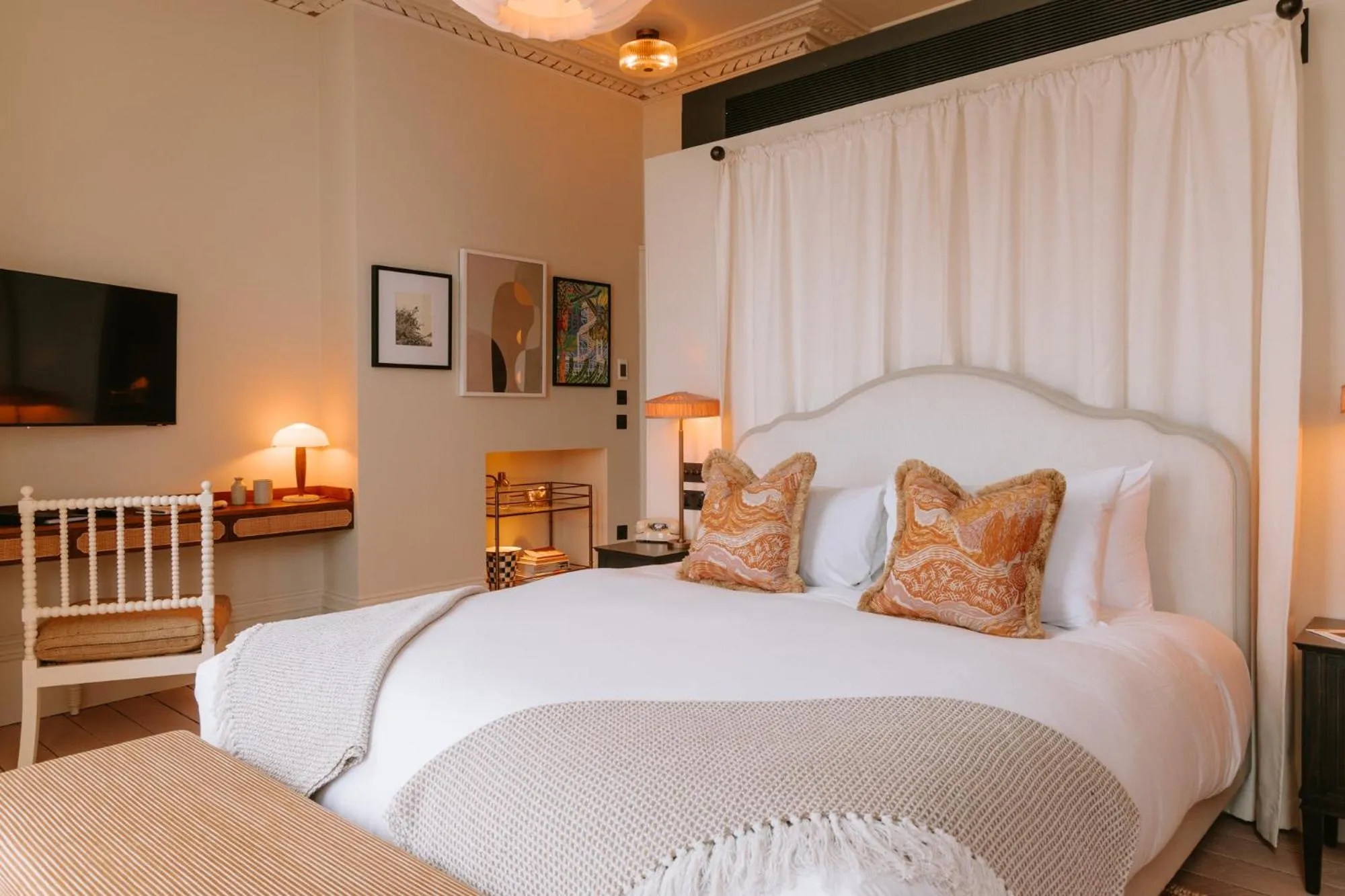 Bedroom, Bed in No.124 by GuestHouse, Brighton