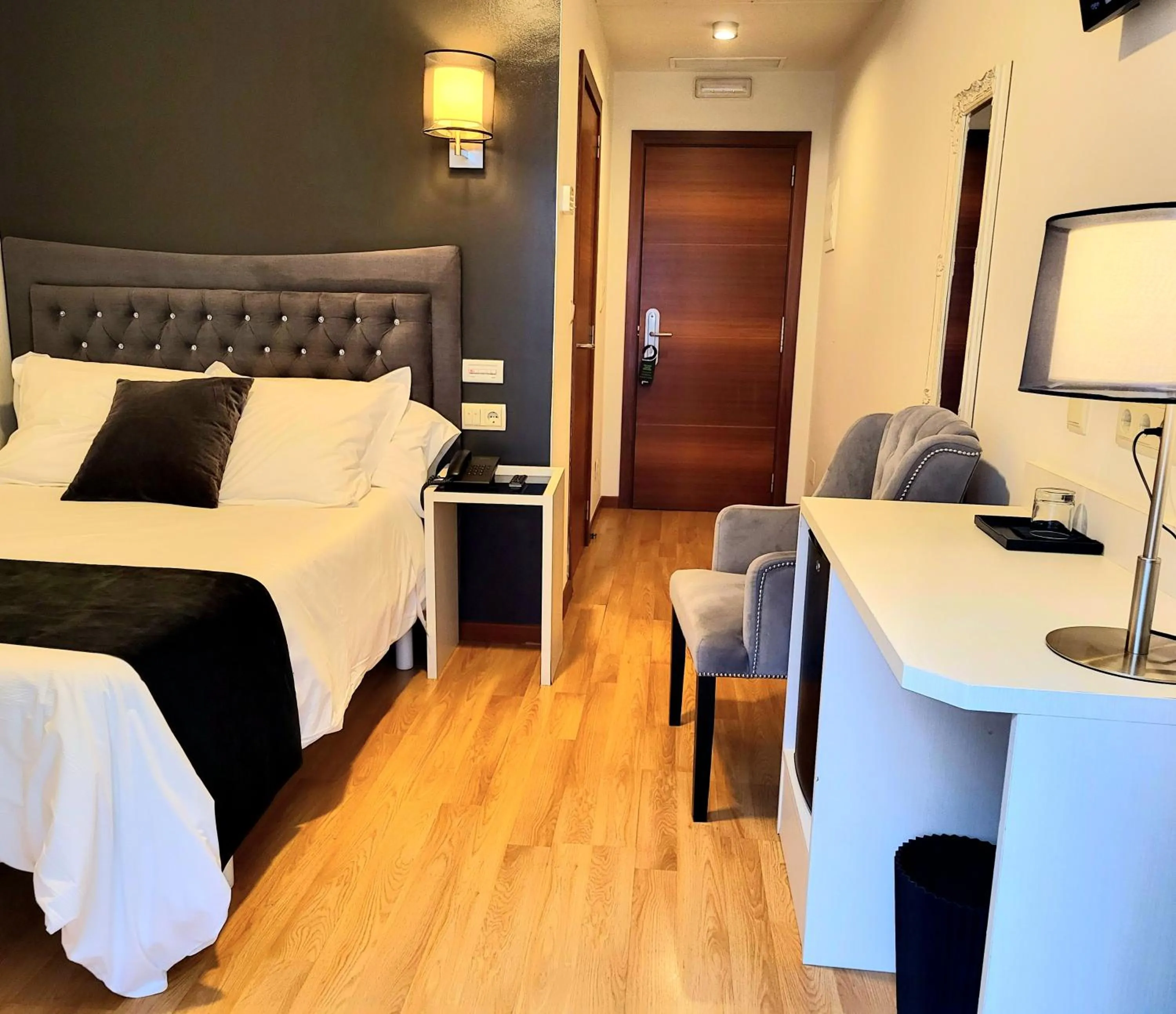 Bedroom, Bed in Capitol Boutique Hotel