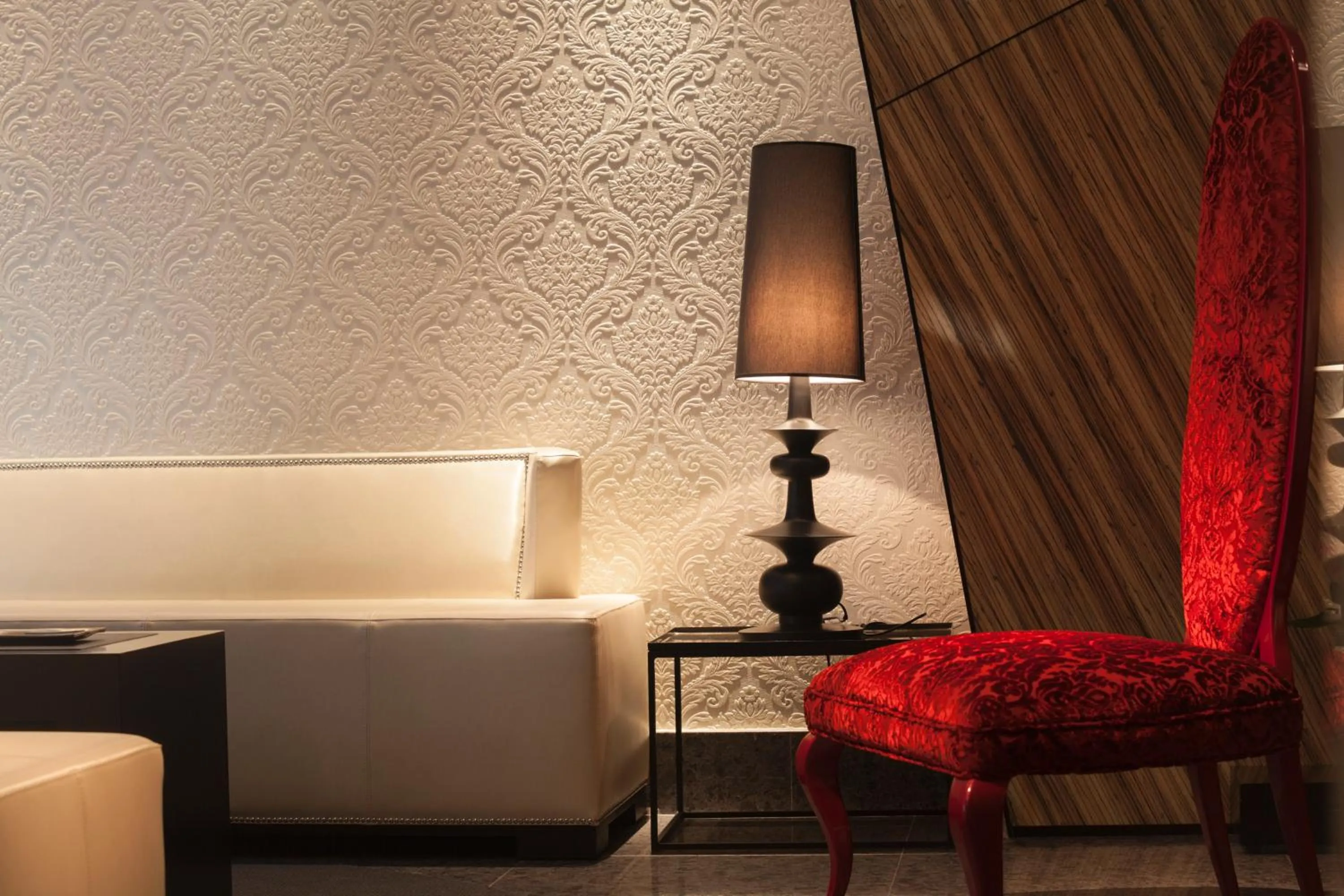 Communal lounge/ TV room in Capitol Boutique Hotel