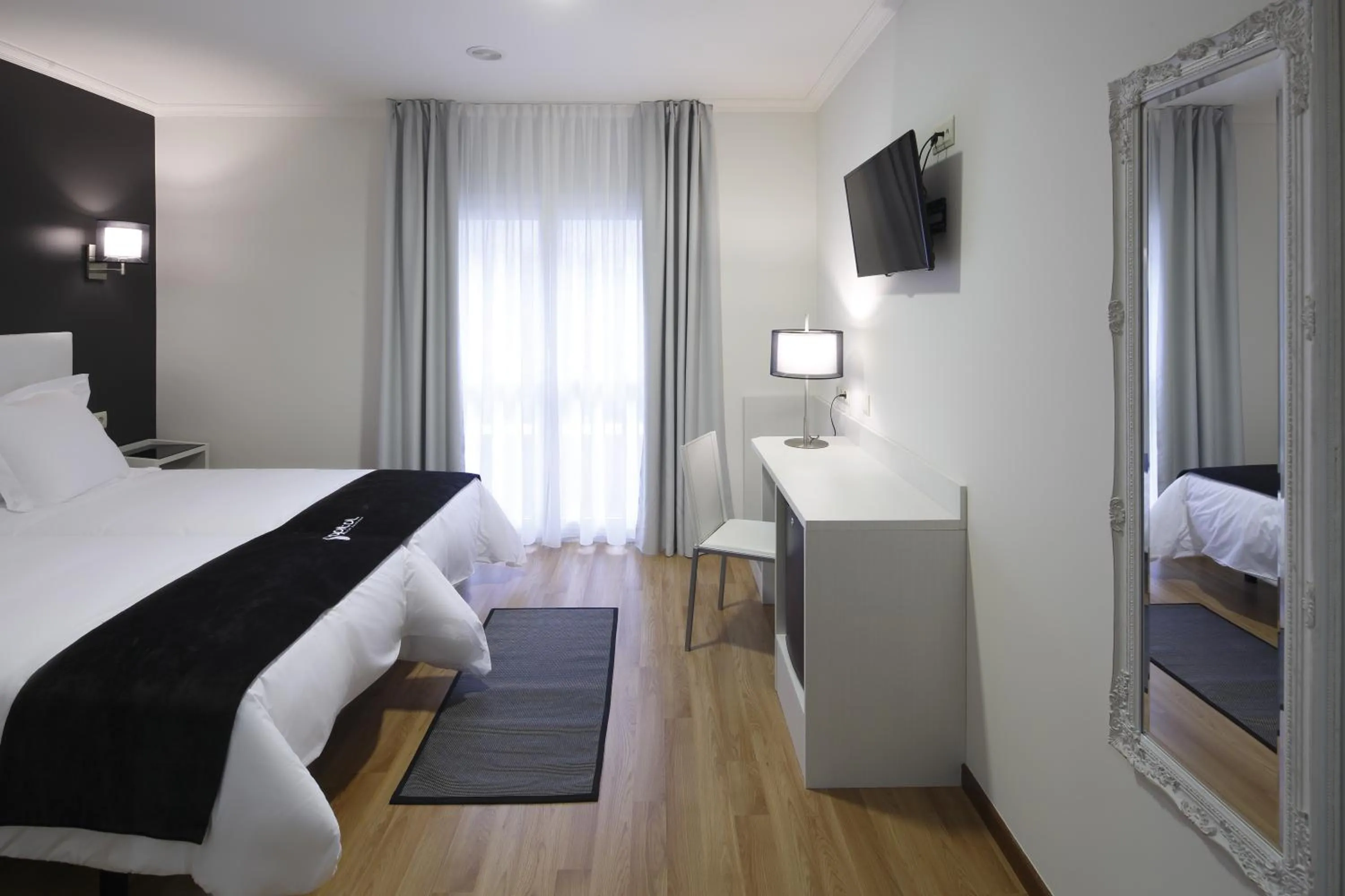 Bedroom, Bed in Capitol Boutique Hotel