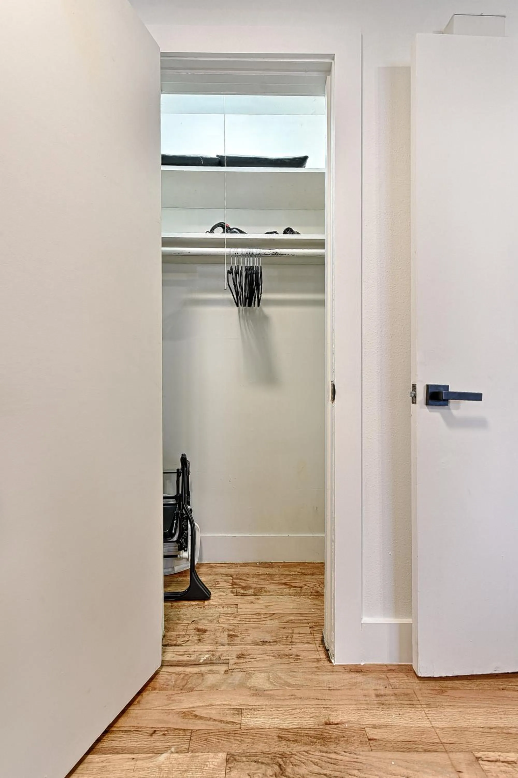 wardrobe in CityPlace bnb Aparthotel