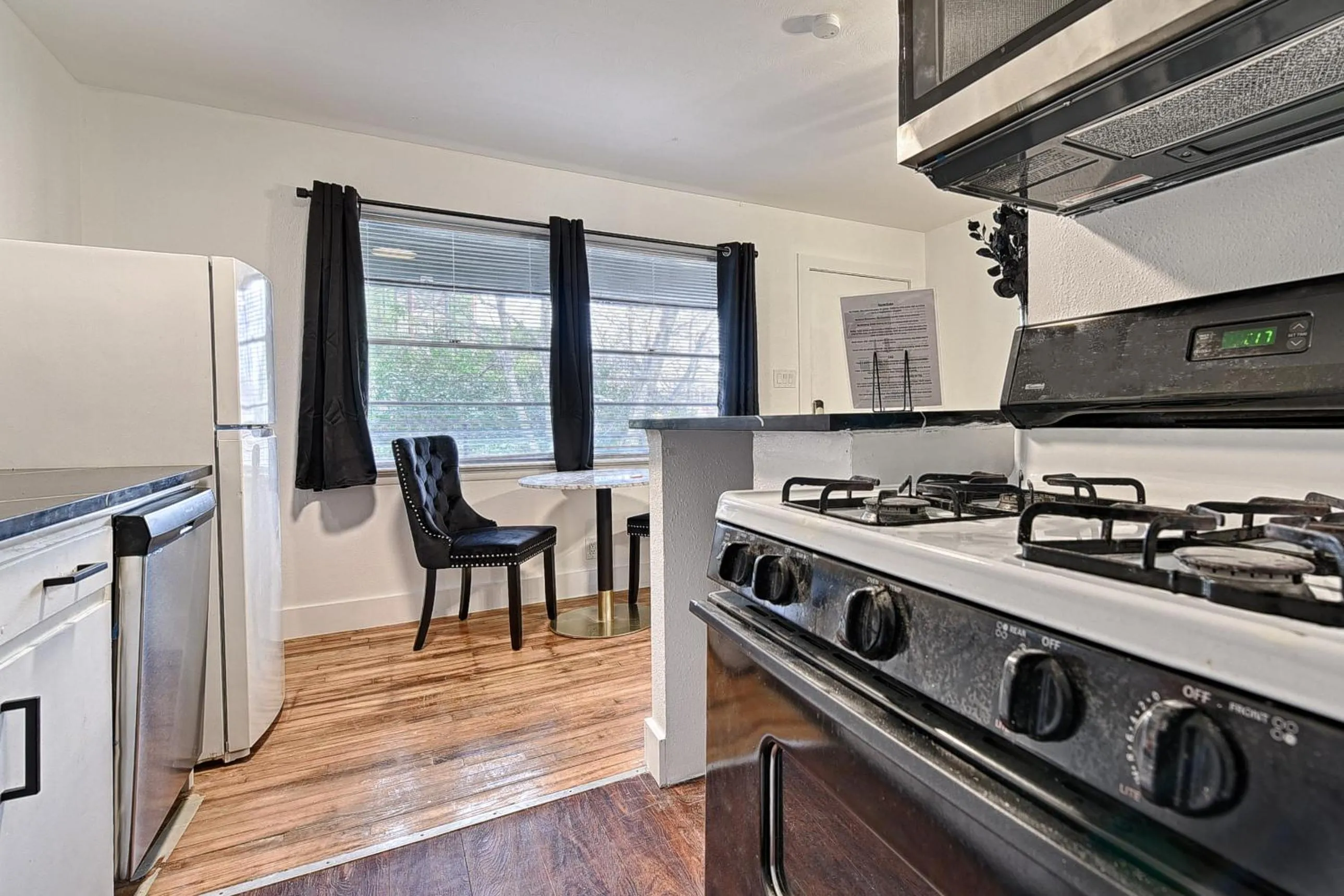 Kitchen or kitchenette in CityPlace bnb Aparthotel