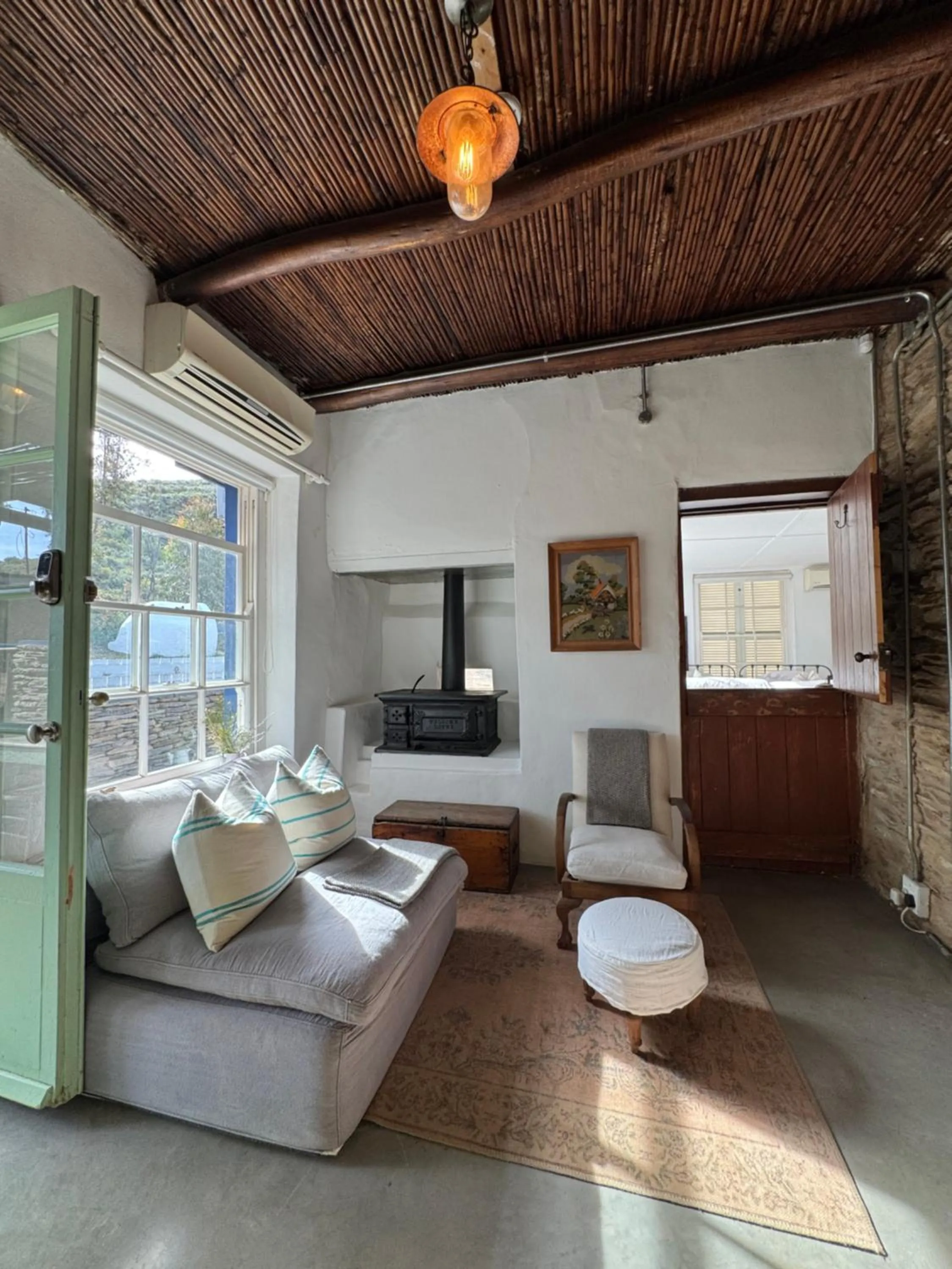 Living room, Bed in The Karoo Moon Motel