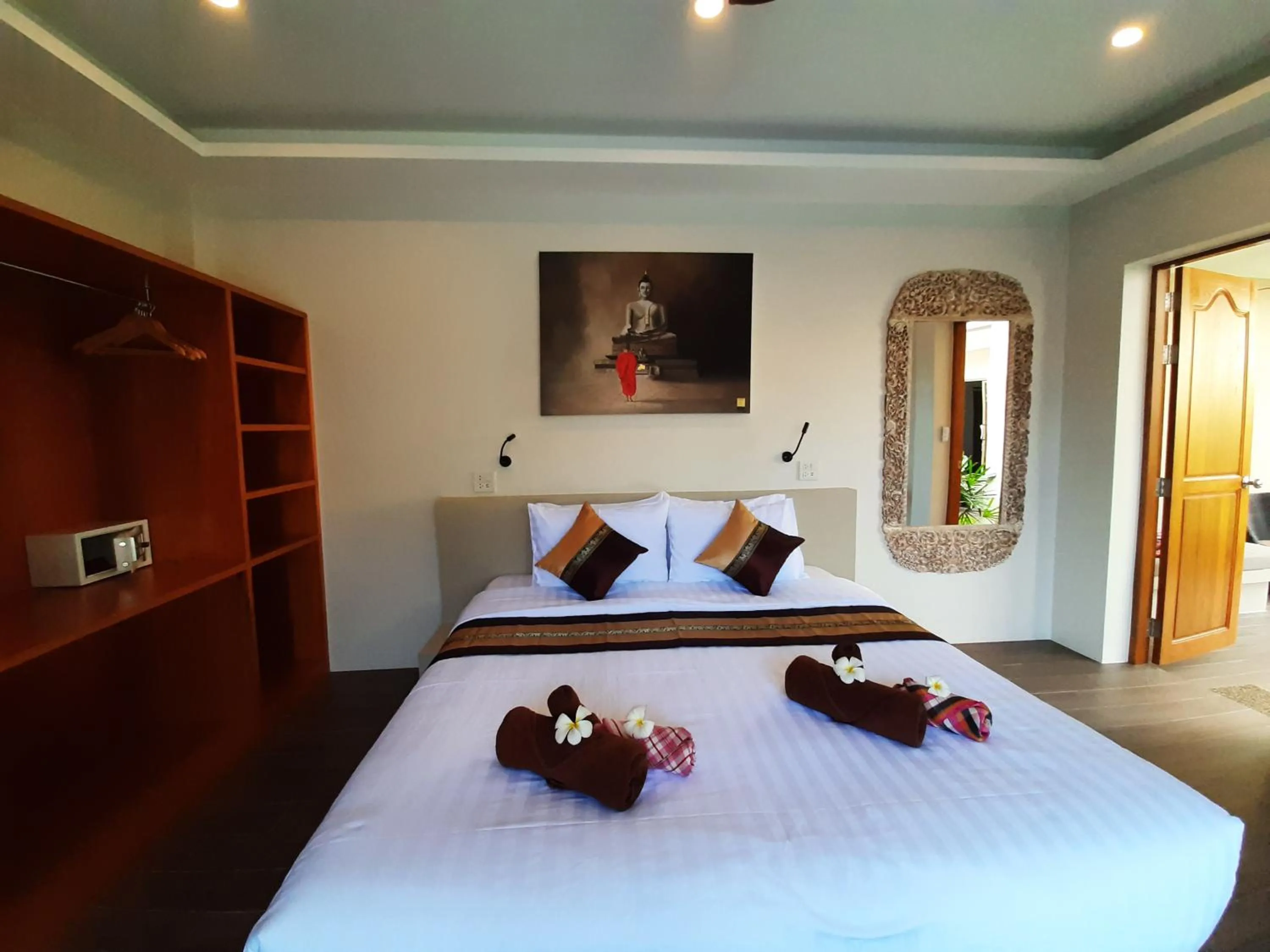Photo of the whole room, Bed in Baan Sawan Samui Resort