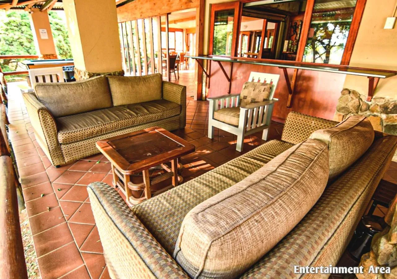 Lounge or bar in Ardmore Guest Farm