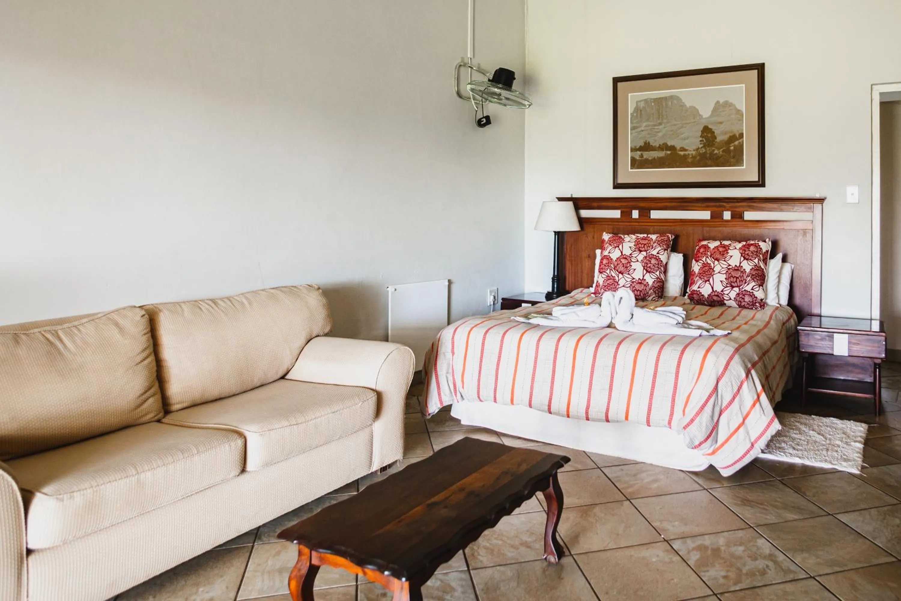 Bed in Ardmore Guest Farm