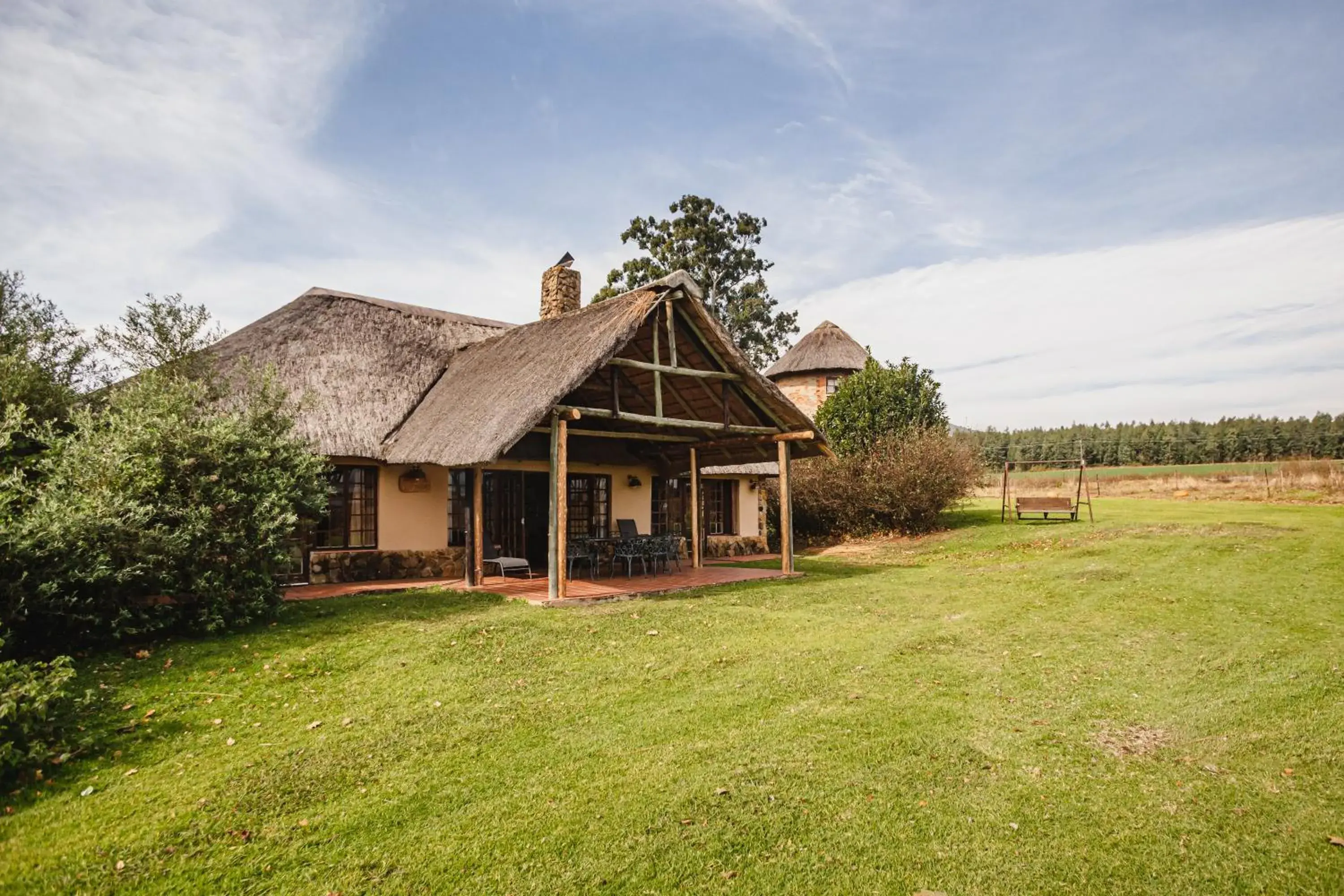 Two-Bedroom Chalet with Mountain View in Ardmore Guest Farm Two-Bedroom Chalet with Mountain View in Ardmore Guest Farm