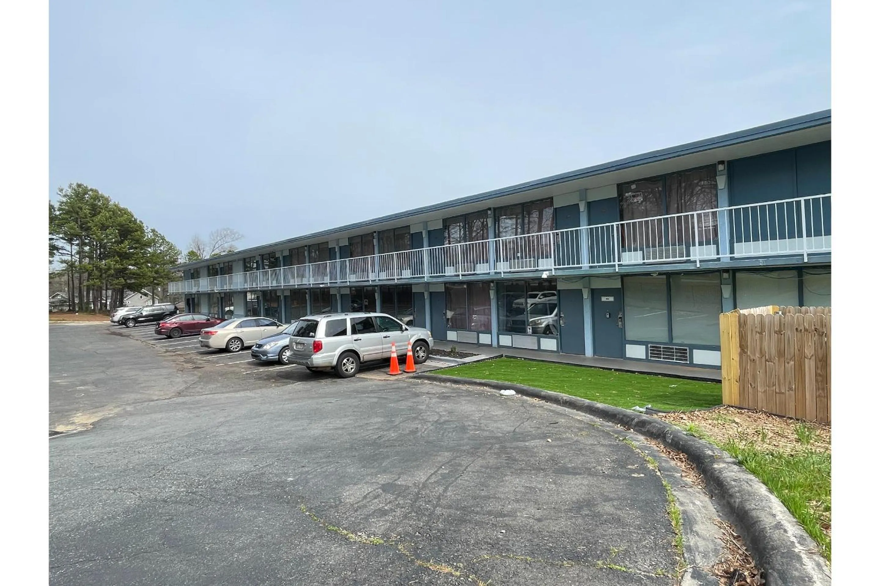 Parking in Lamplighter Inn by OYO Charlotte Airport Area