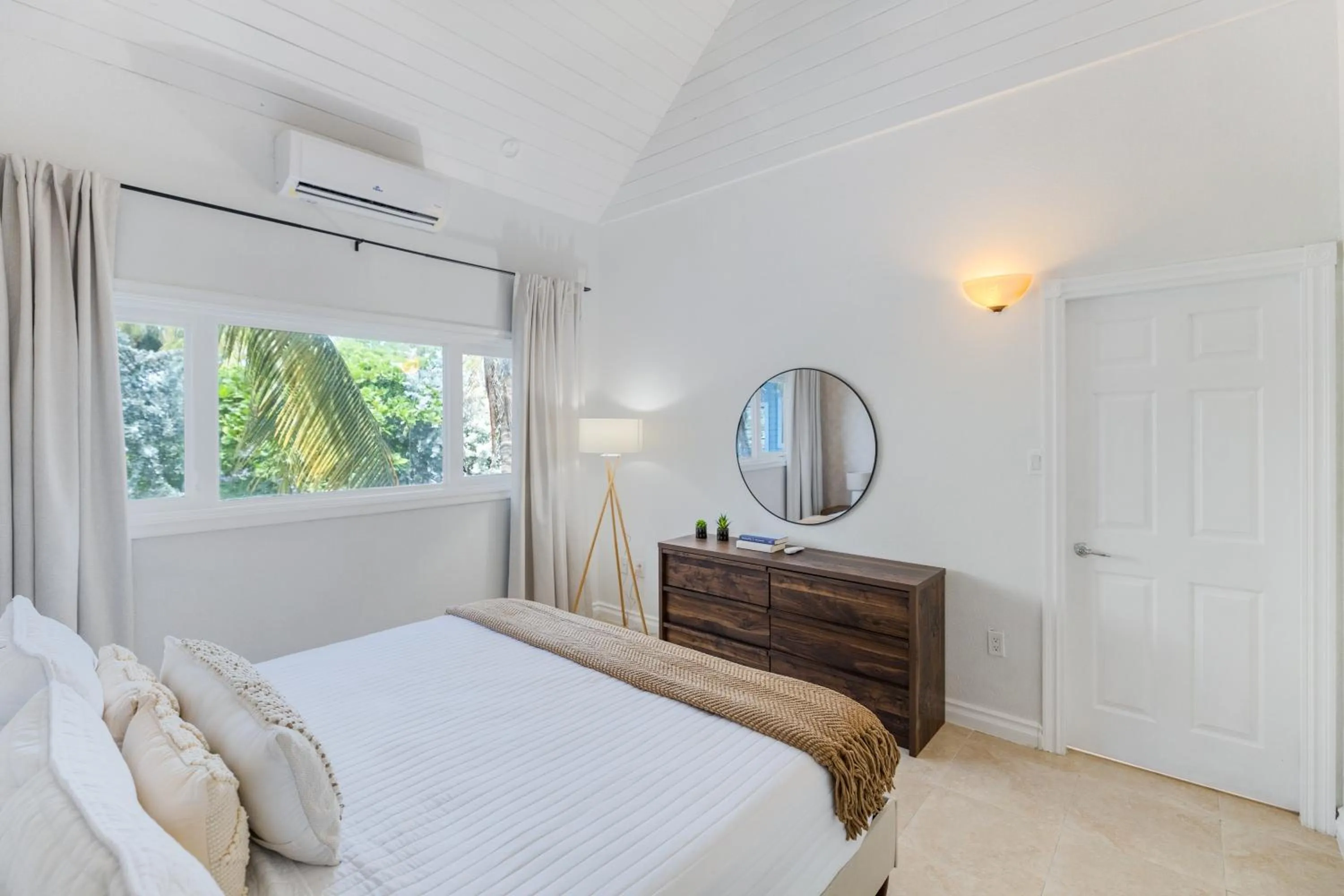 Bed in Cobalt Coast Resort