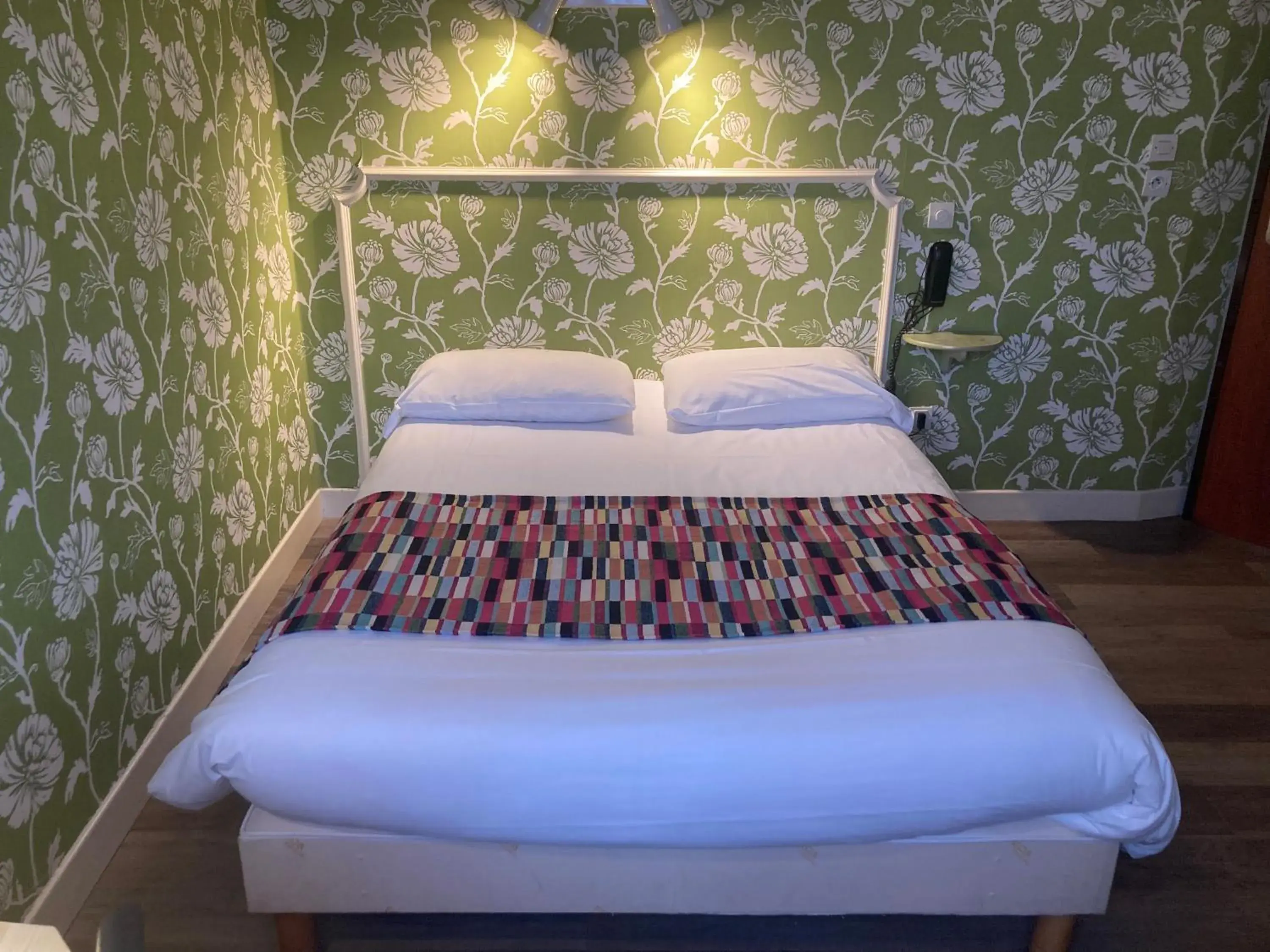 Standard Single Room - single occupancy in Hotel Le Bon Laboureur Standard Single Room - single occupancy in Hotel Le Bon Laboureur