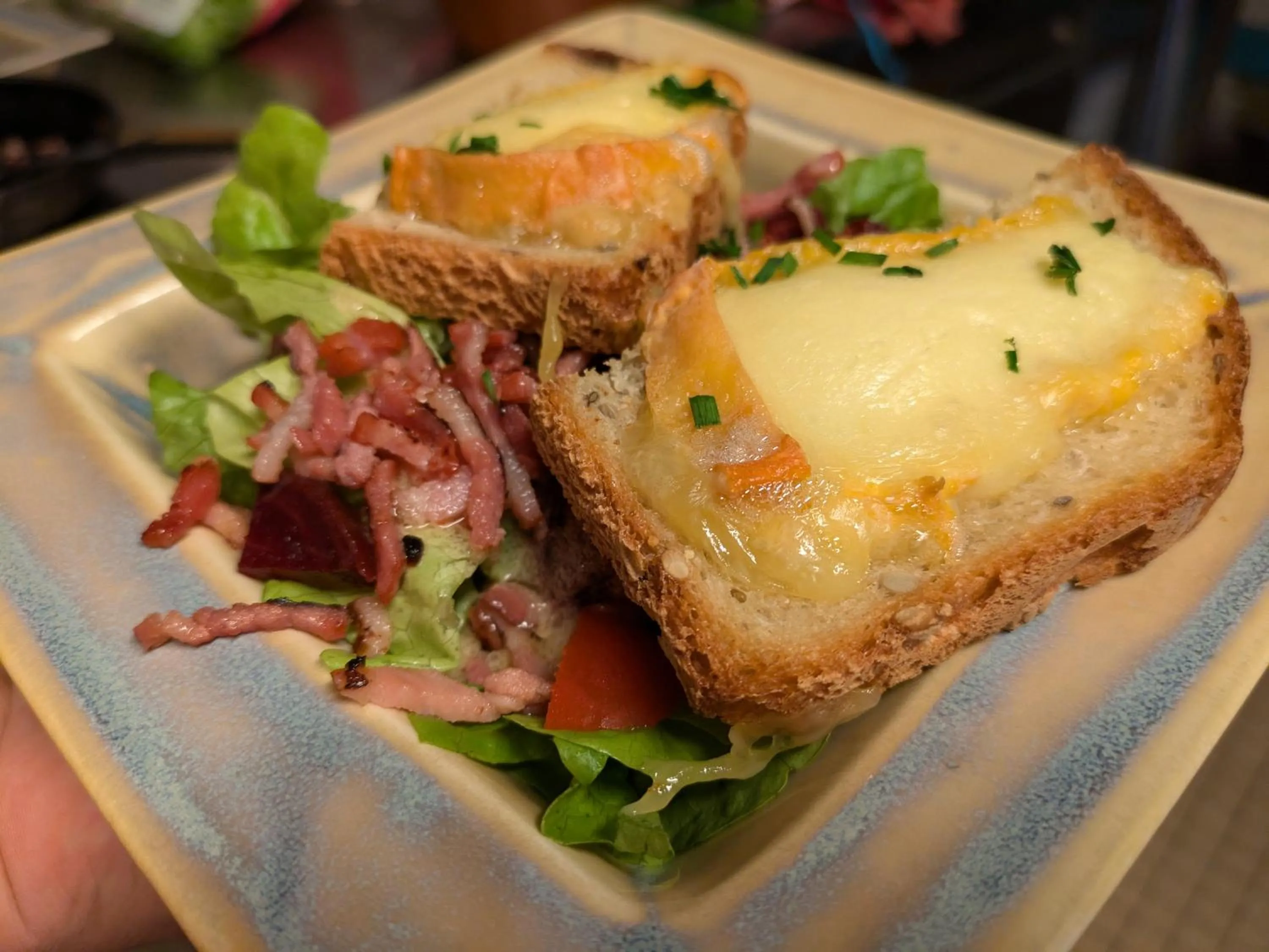 Restaurant/places to eat in Hotel Le Bon Laboureur