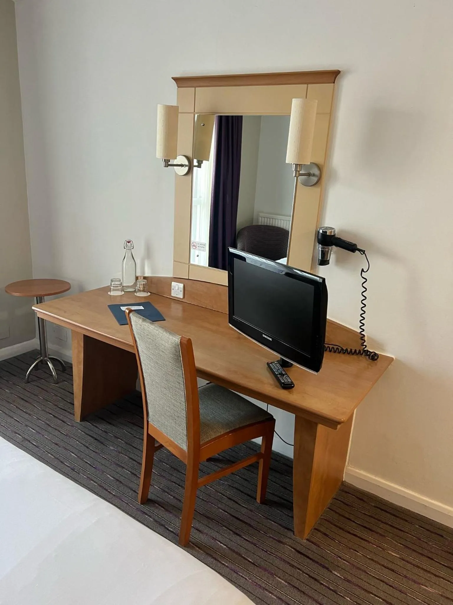 TV and multimedia, Bed in The Willen Lodge Hotel