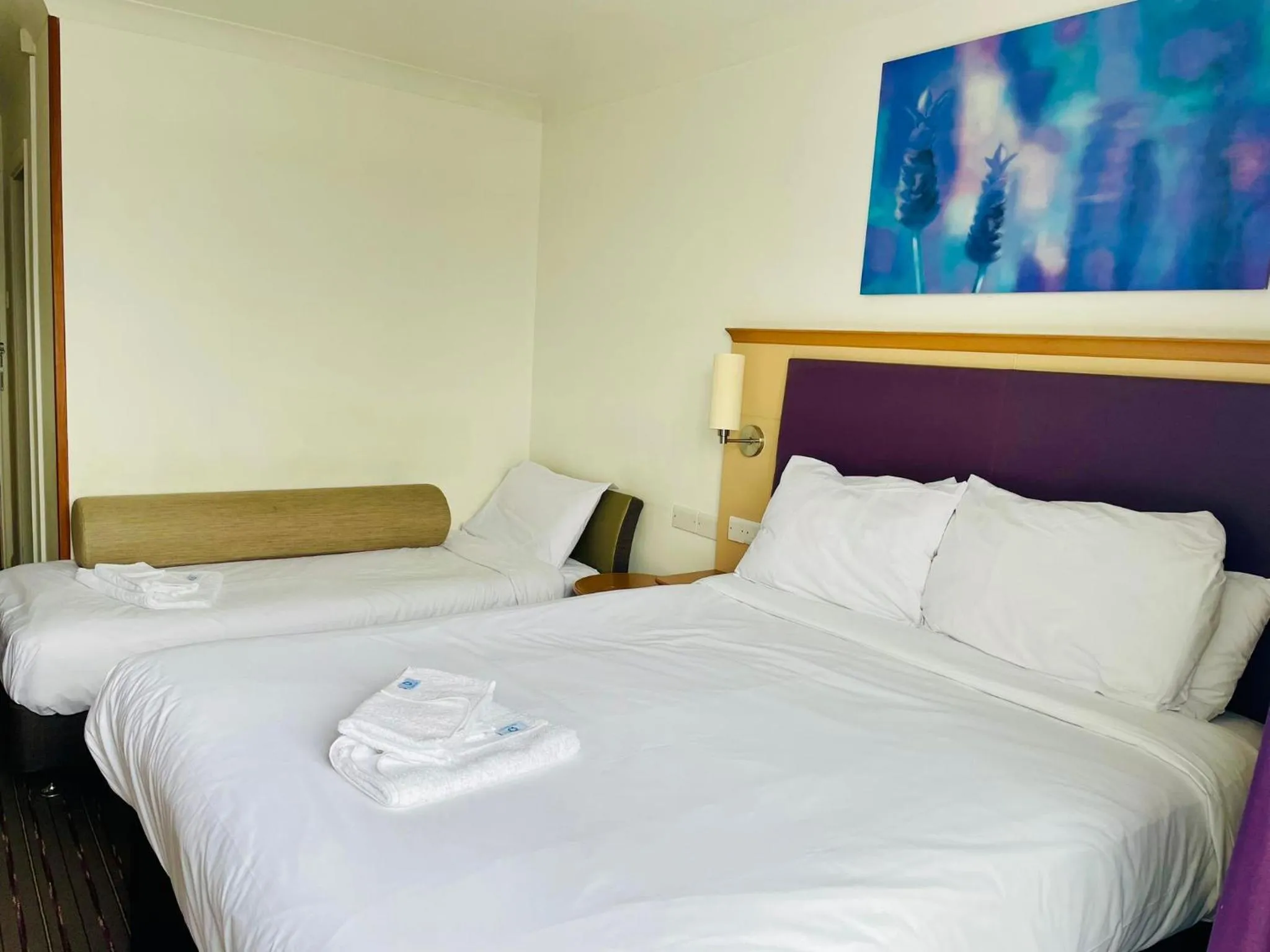 Bed in The Willen Lodge Hotel