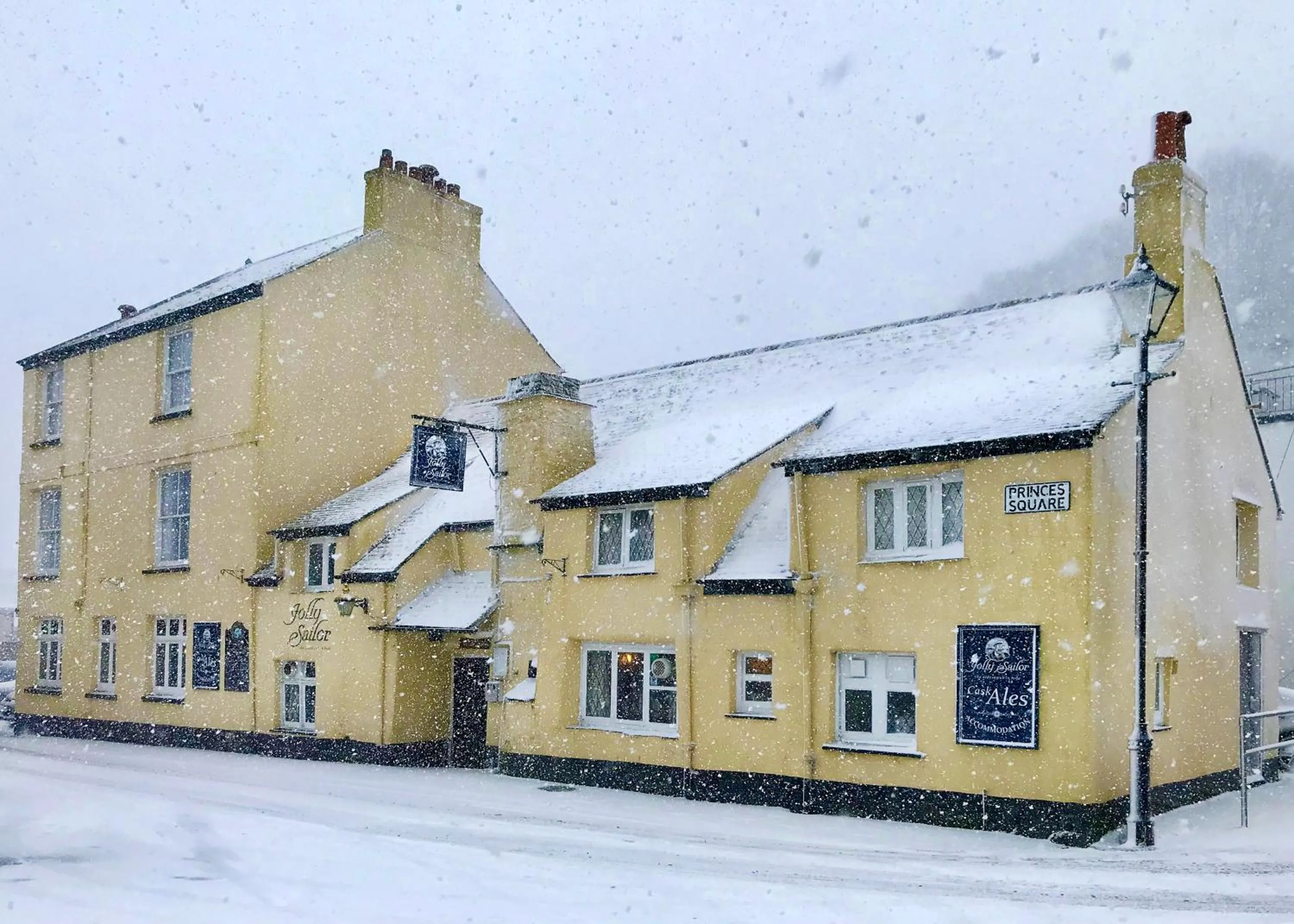 Property building in Jolly Sailor Inn
